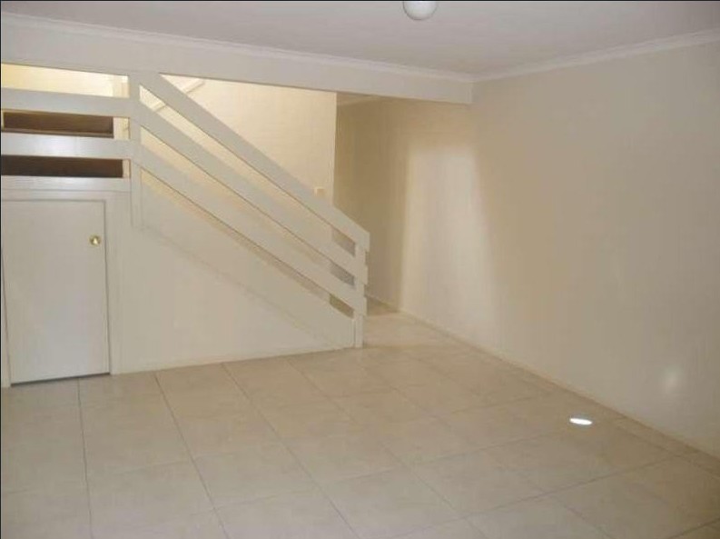 1/9 Shillito Street, Southport, QLD 4215