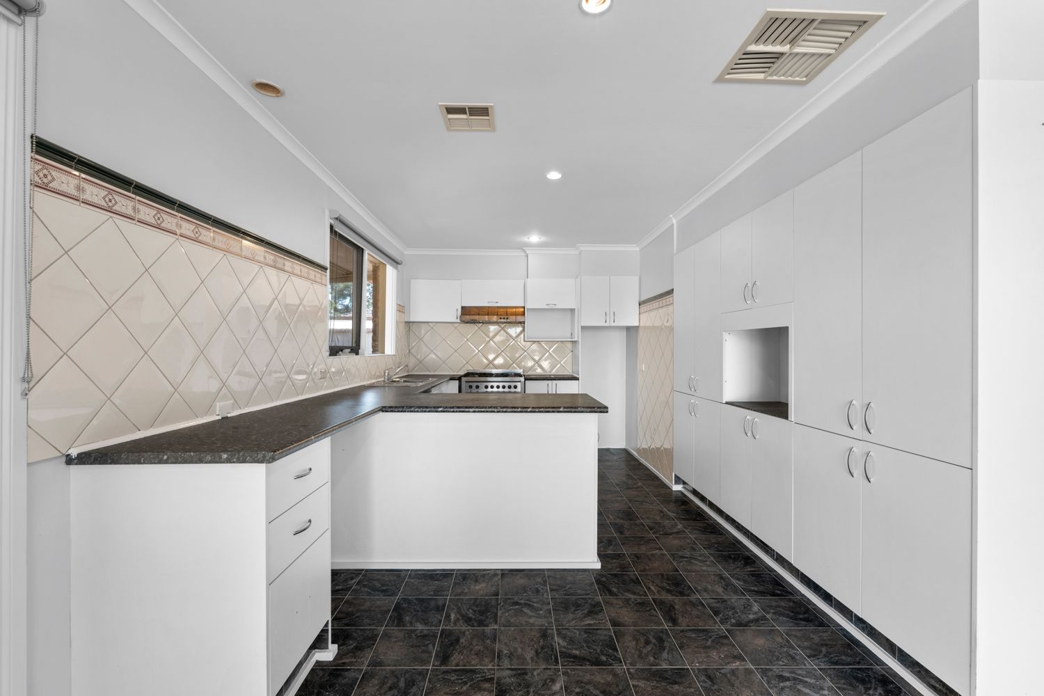 17 Poseidon Close, Mill Park, VIC 3082