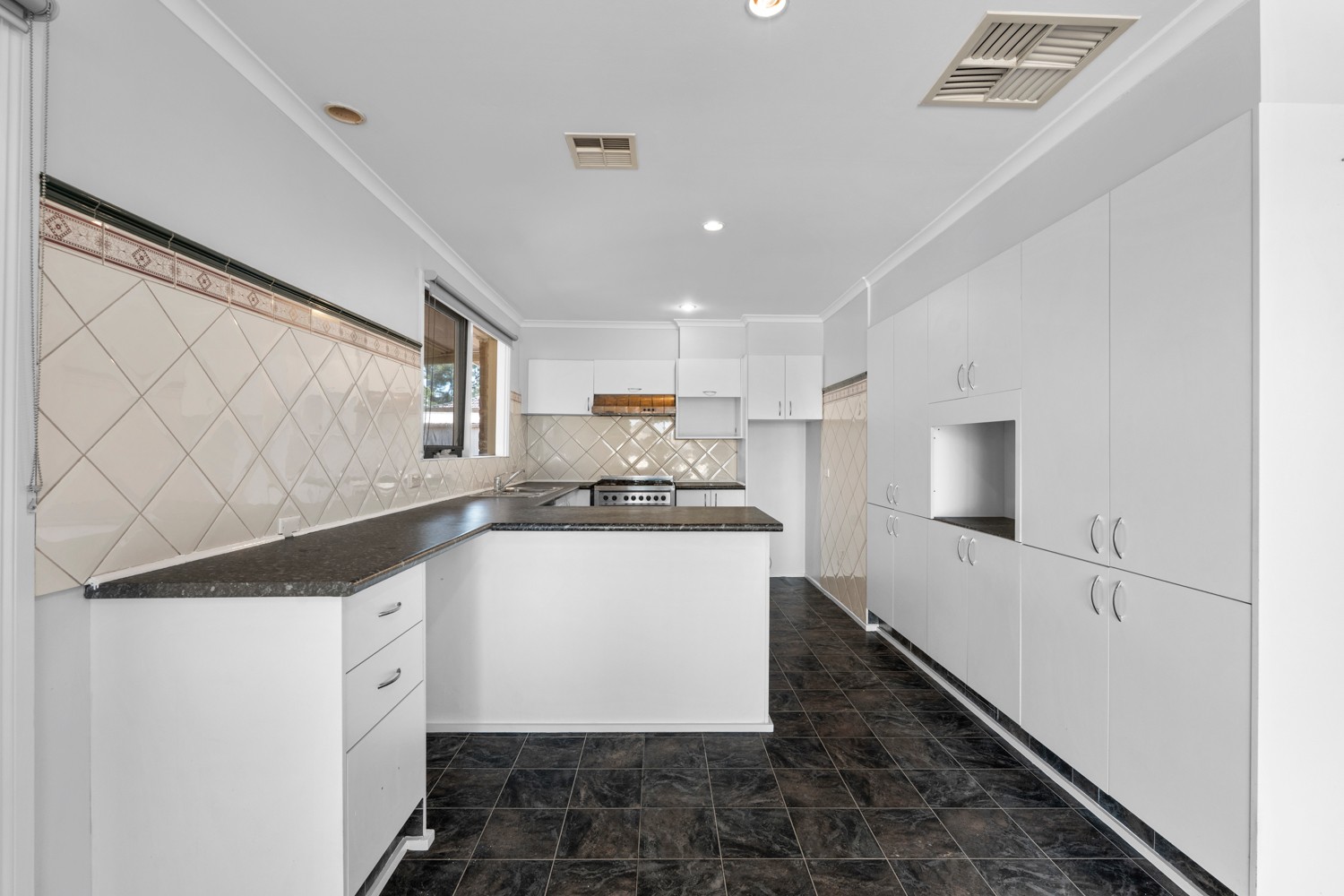 17 Poseidon Close, Mill Park, VIC 3082
