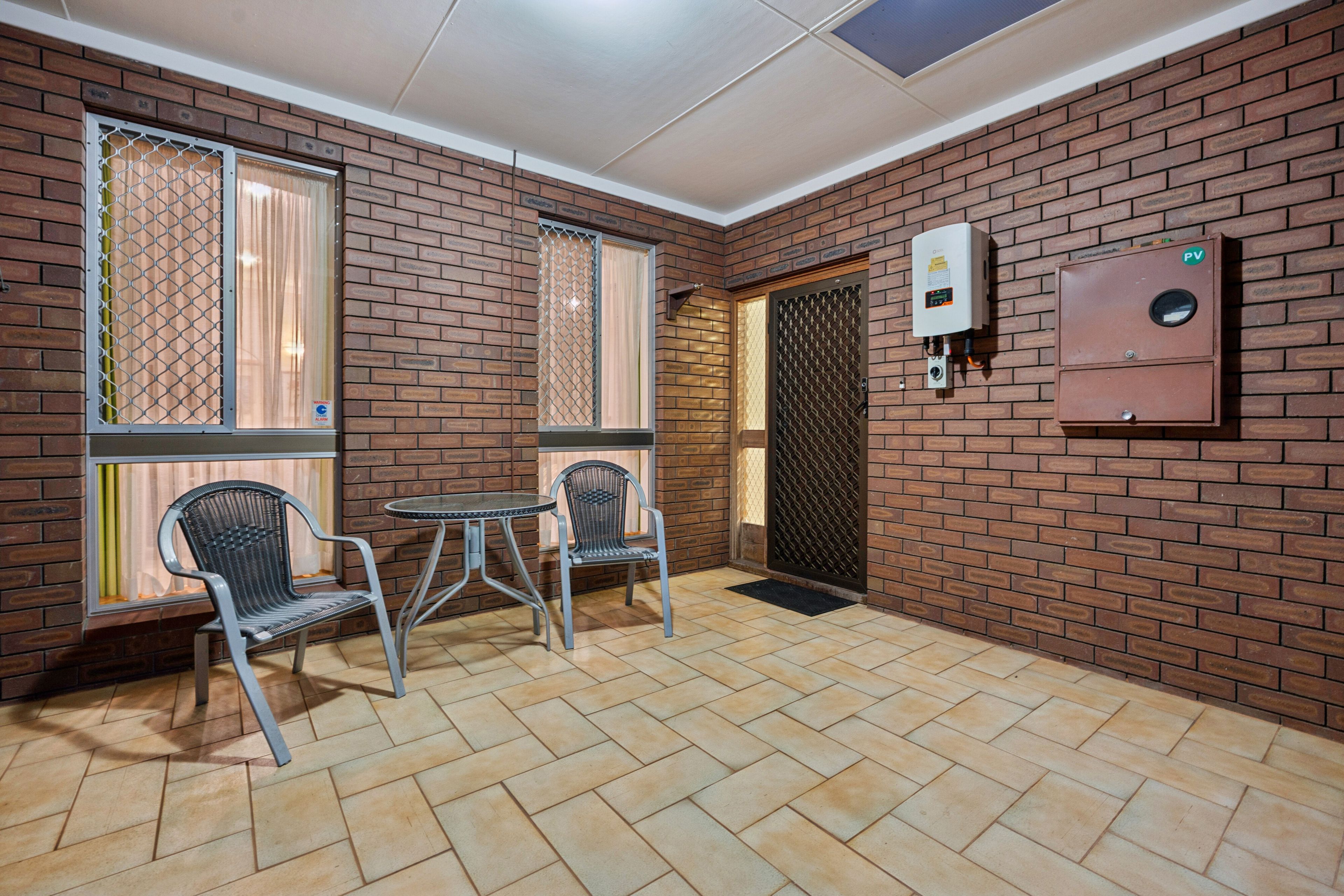 10 Crowea Street — photo 3 of 28