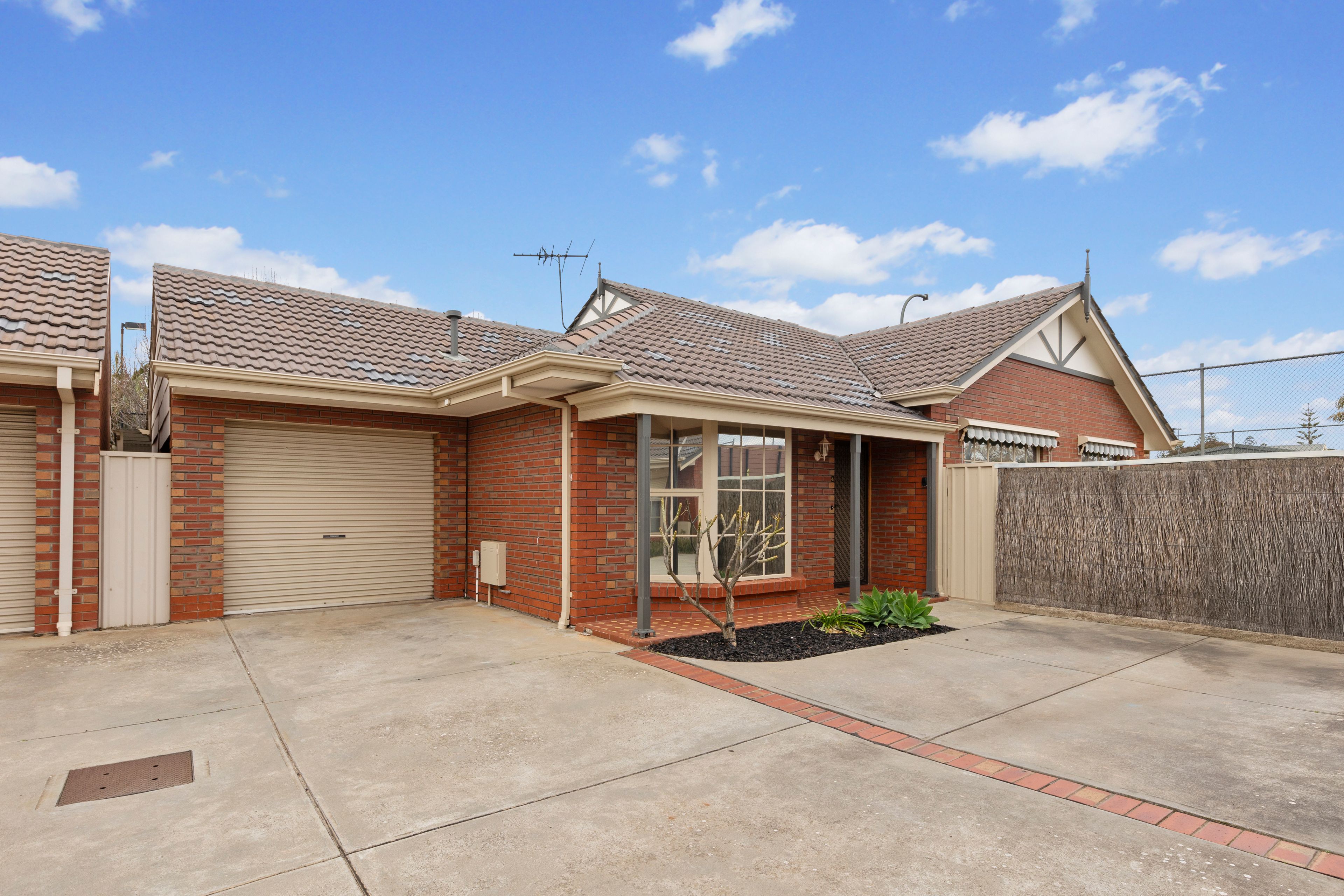 4/5 Henley Avenue — photo from Ray White Semaphore