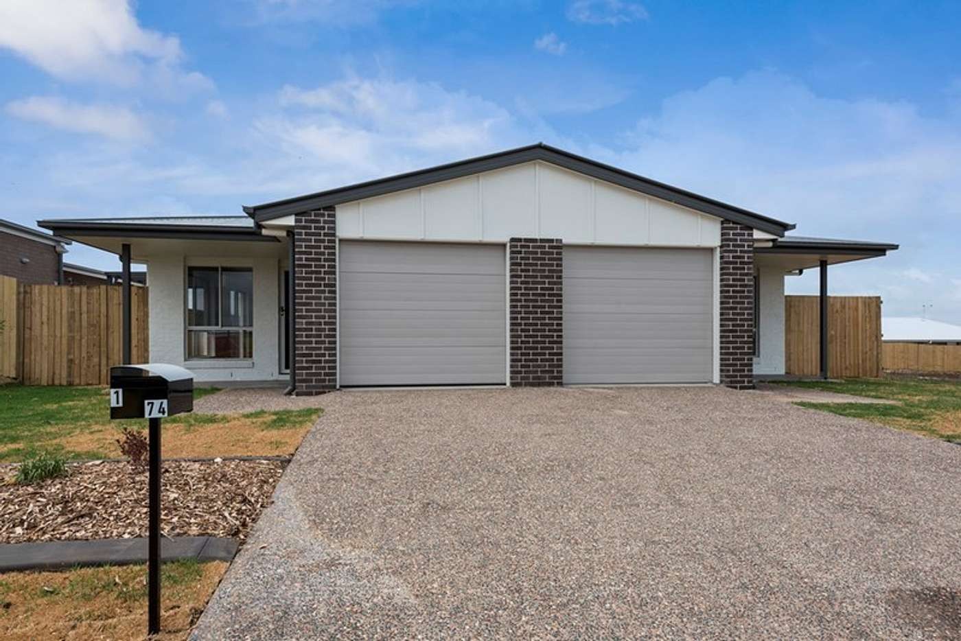 2/74 Sanctuary Drive, Cranley, QLD 4350