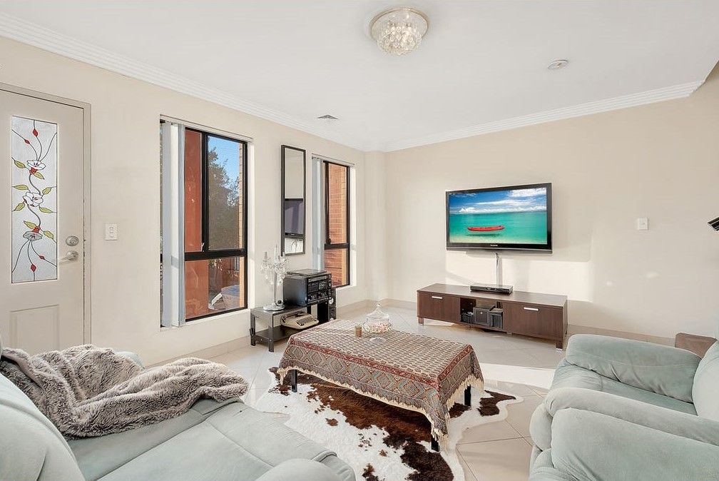 3/335-339 Blaxcell Street, South Granville, NSW 2142