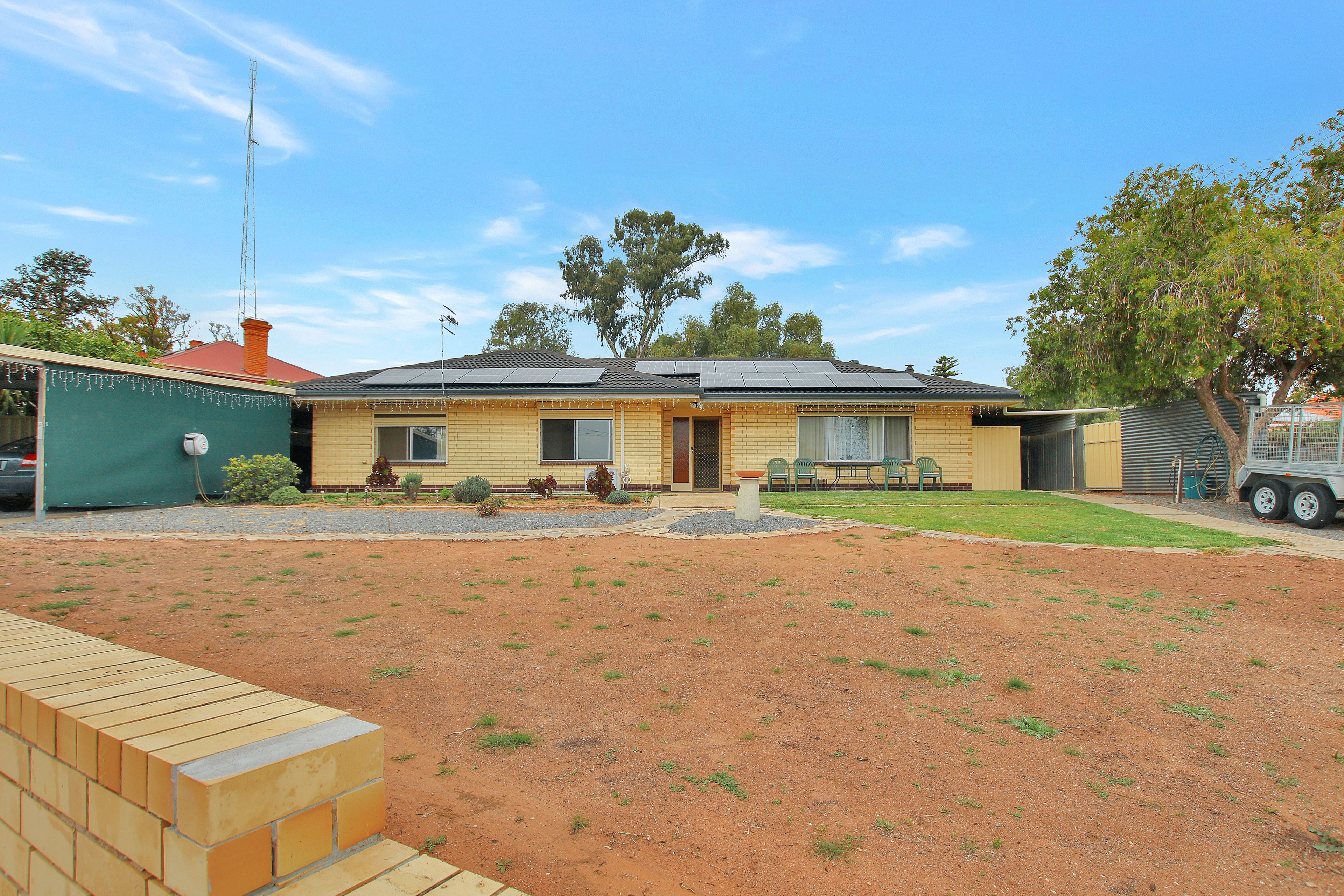 4 Ross Street — photo from Ray White Riverland