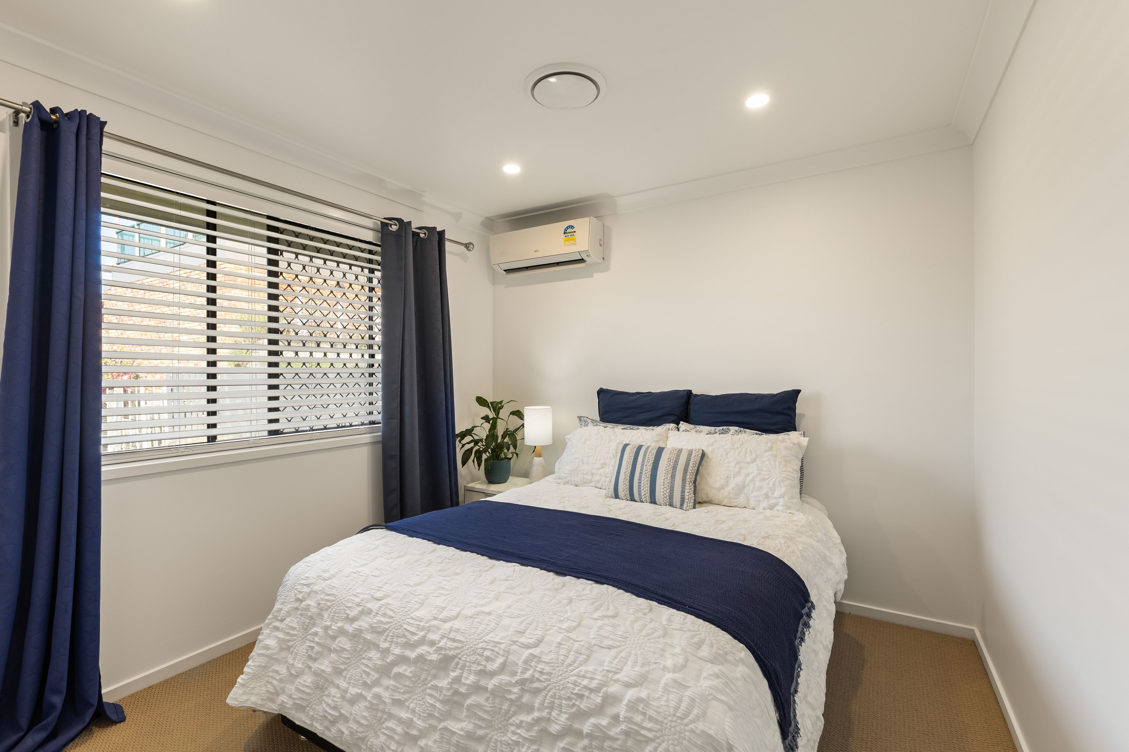 28 Ballinderry Street — photo 12 of 16