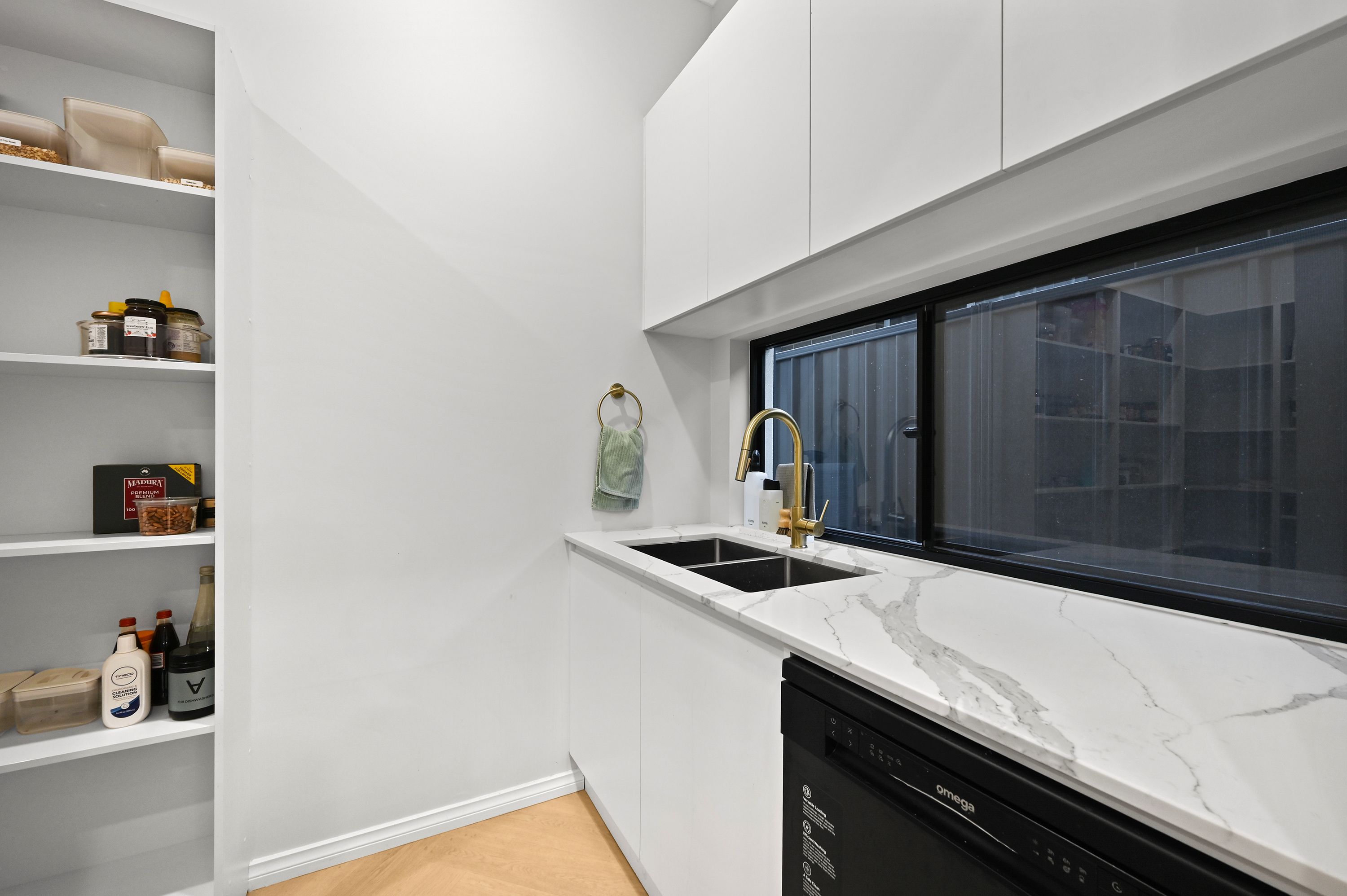 3 Burnett Crescent — photo 11 of 30