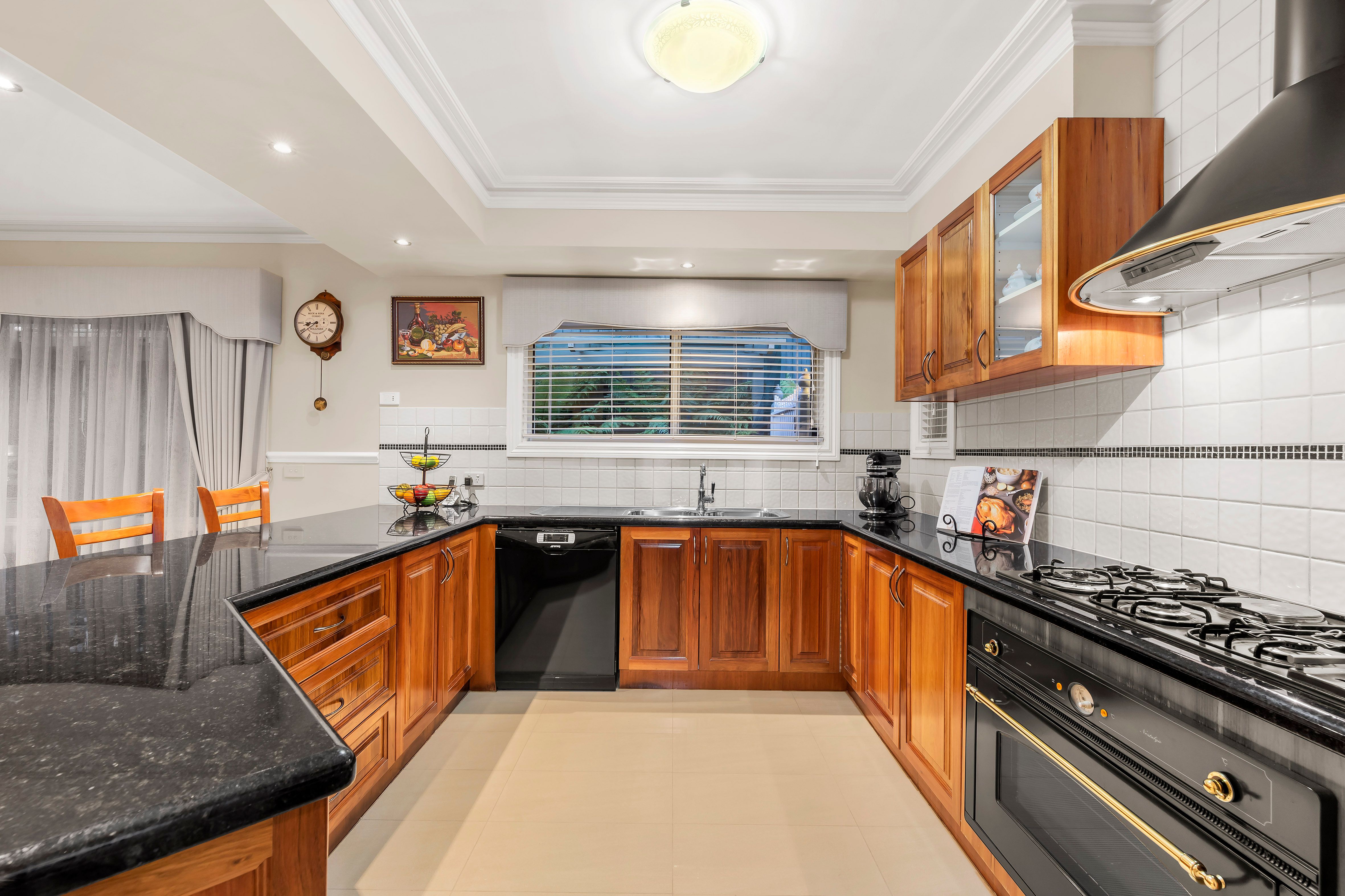 5 Tennyson Circuit, Mill Park, VIC 3082
