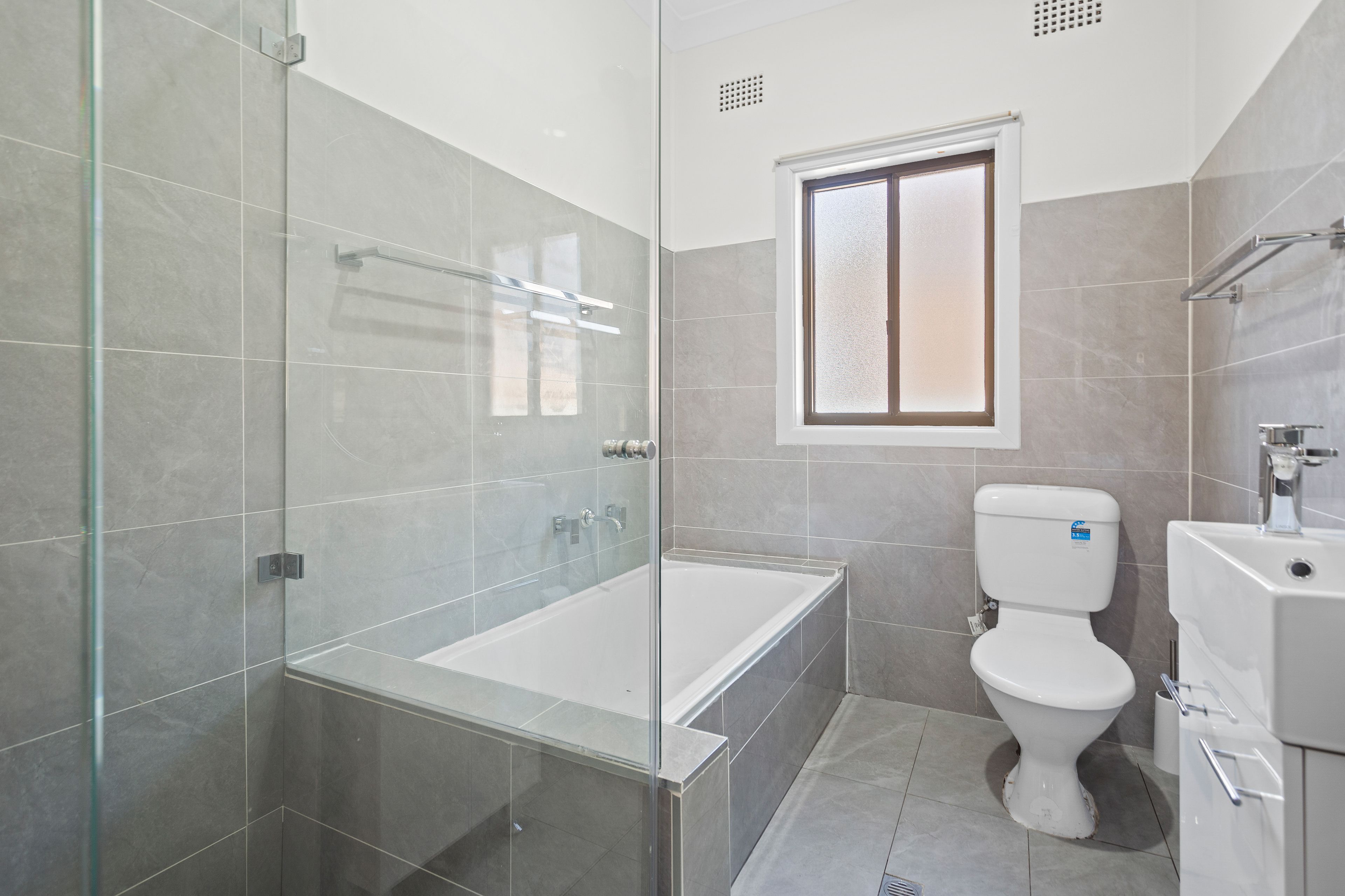 10 Perth Road — photo 5 of 7