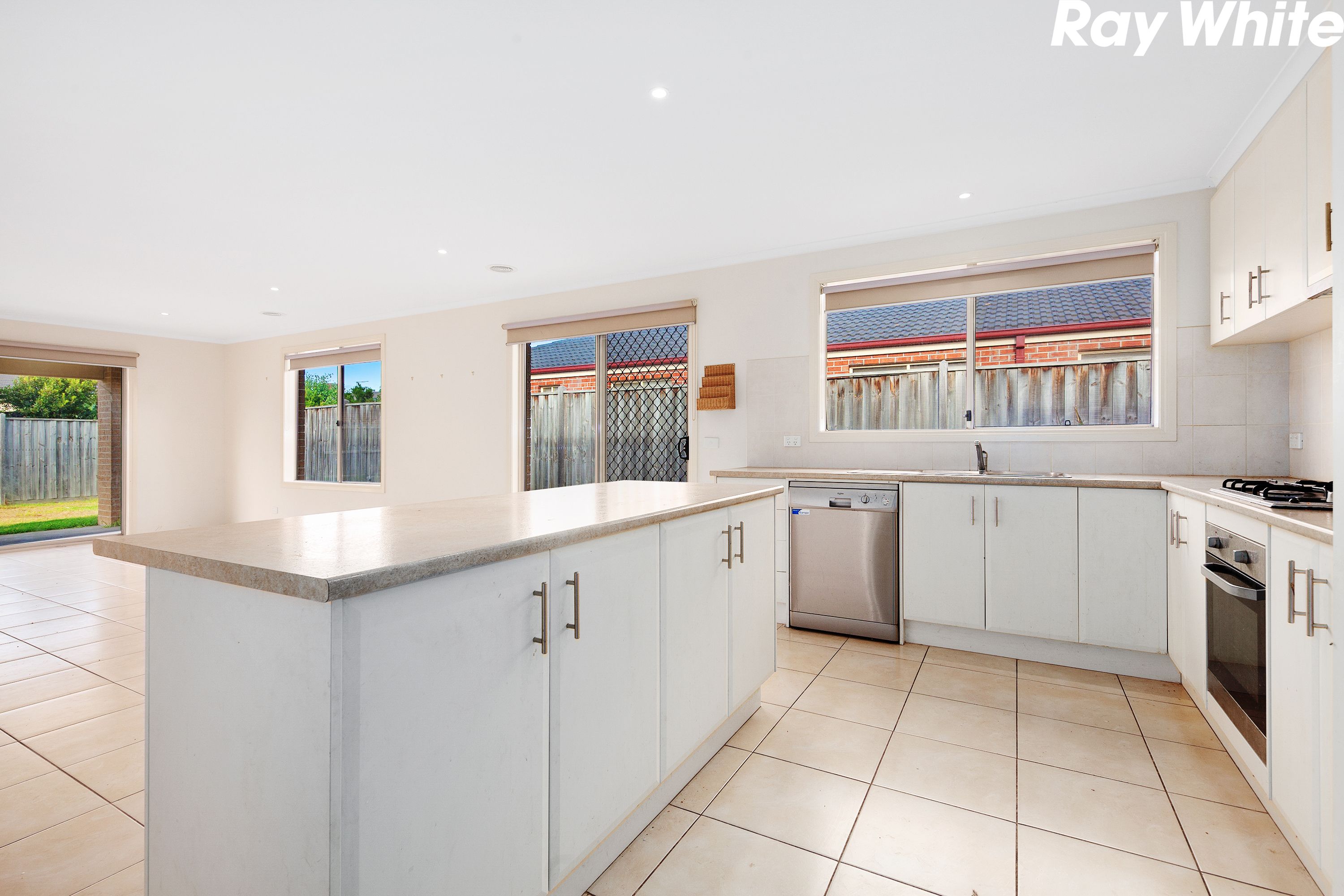 19 Charlbury Crescent, Cranbourne North, VIC 3977