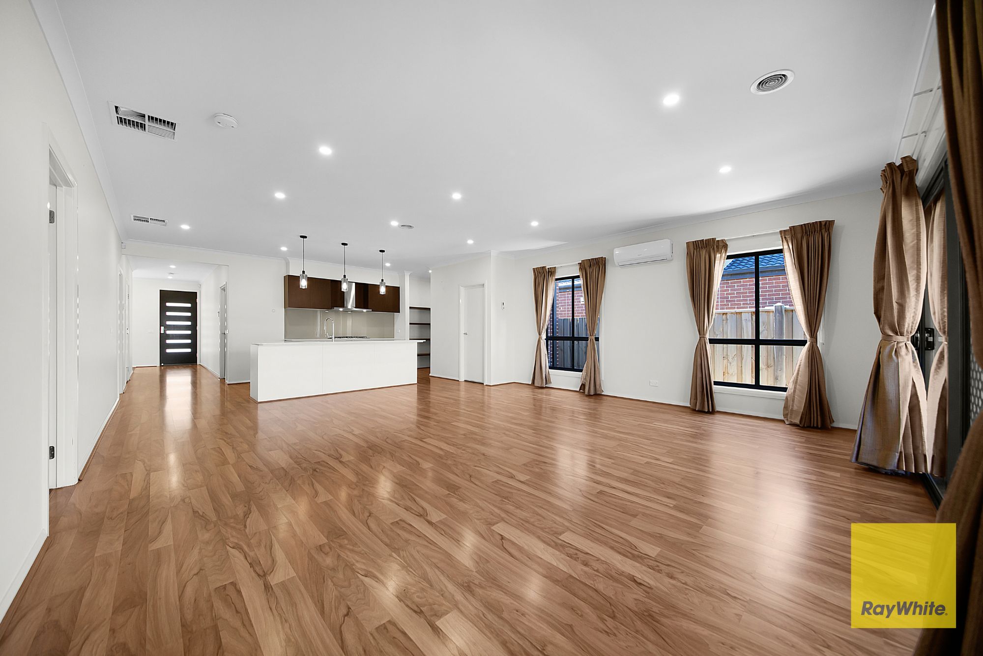 6 Kittyhawk Road — photo 4 of 19
