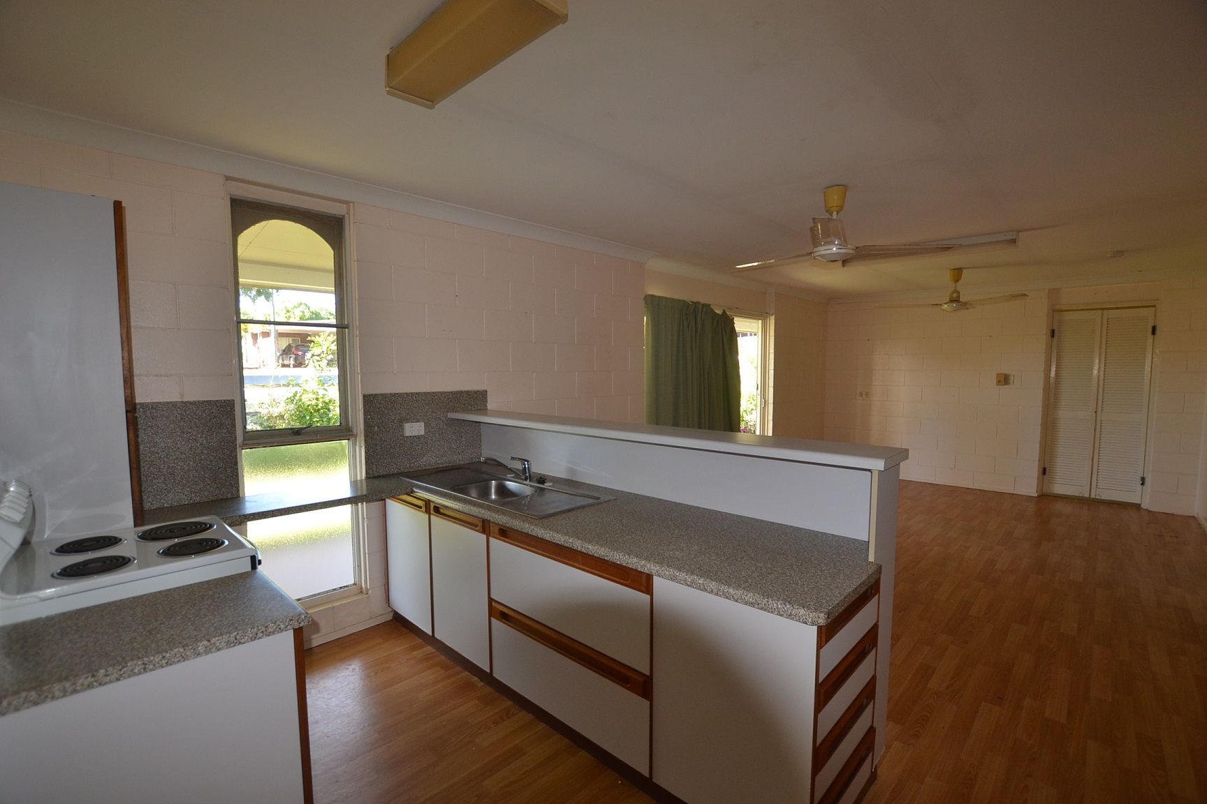 16 Wall Street, Lammermoor, QLD 4703