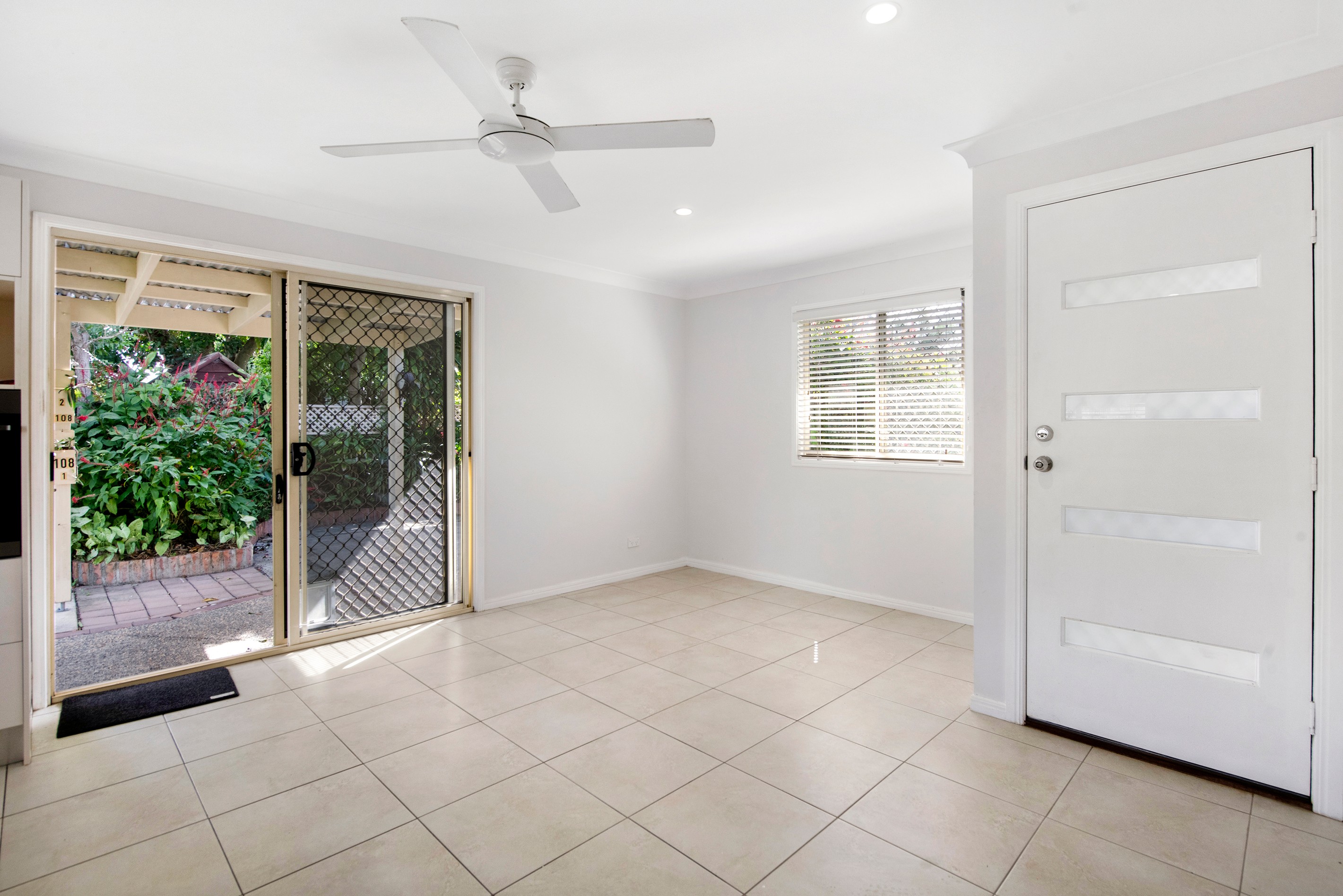 2/108 Sunshine Parade, Miami, QLD 4220