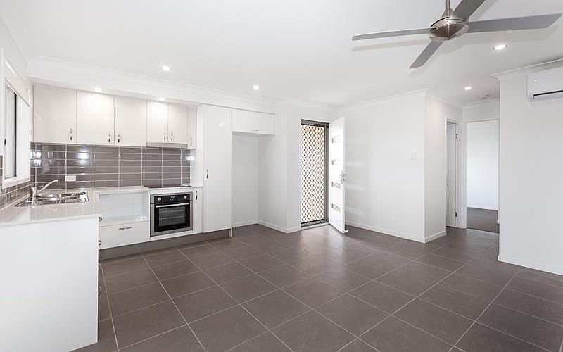 2/16 Bulloo Crescent, Brassall, QLD 4305