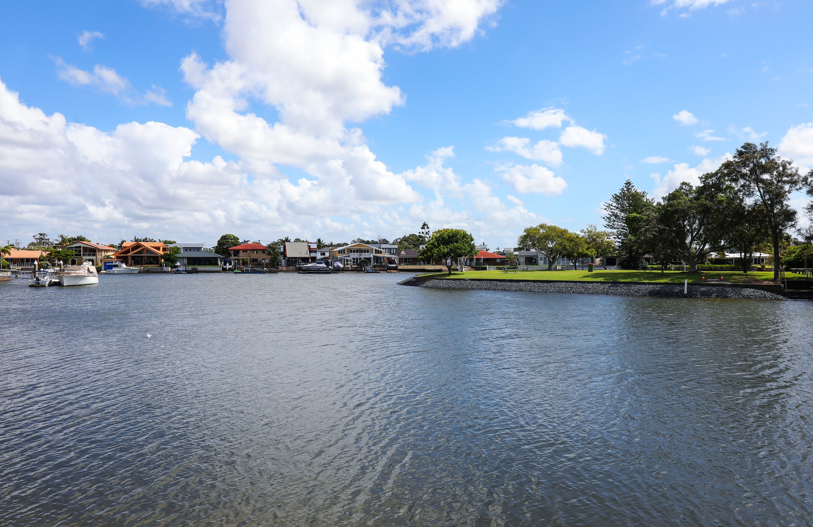 37 Vaggelas Crescent, Biggera Waters, QLD 4216