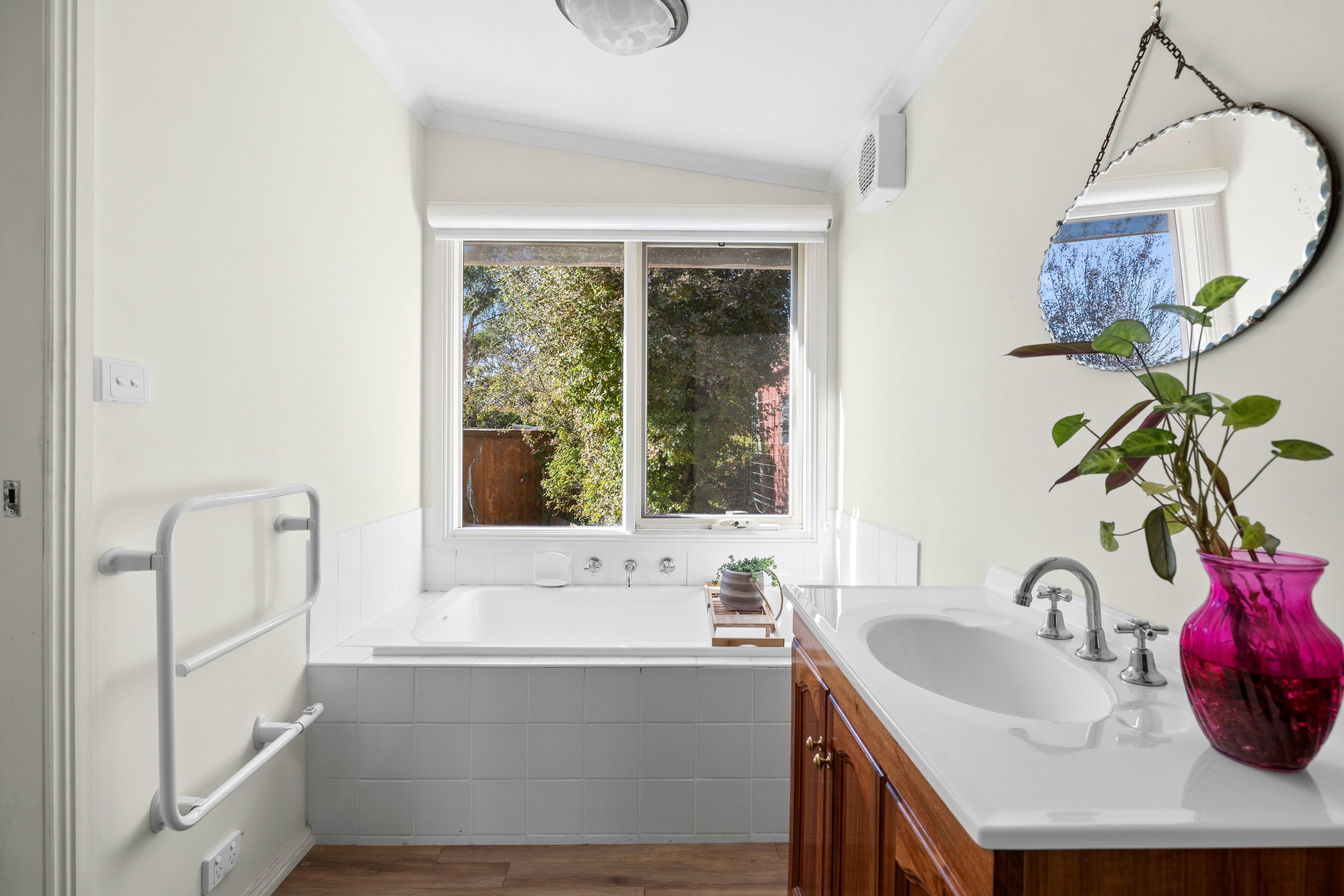 32 Ebden Street — photo 11 of 16