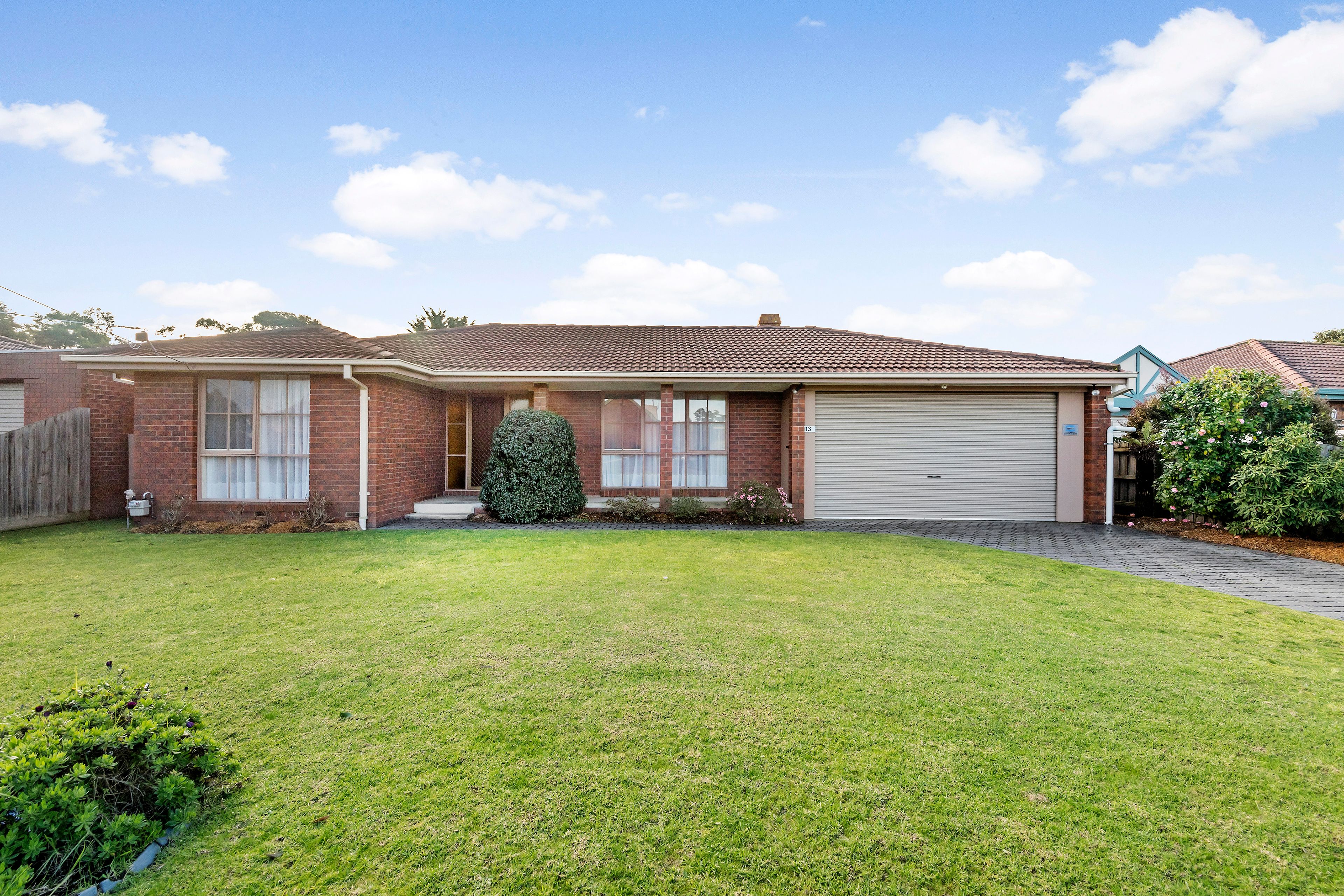 13 Murray Close, Frankston VIC 3199