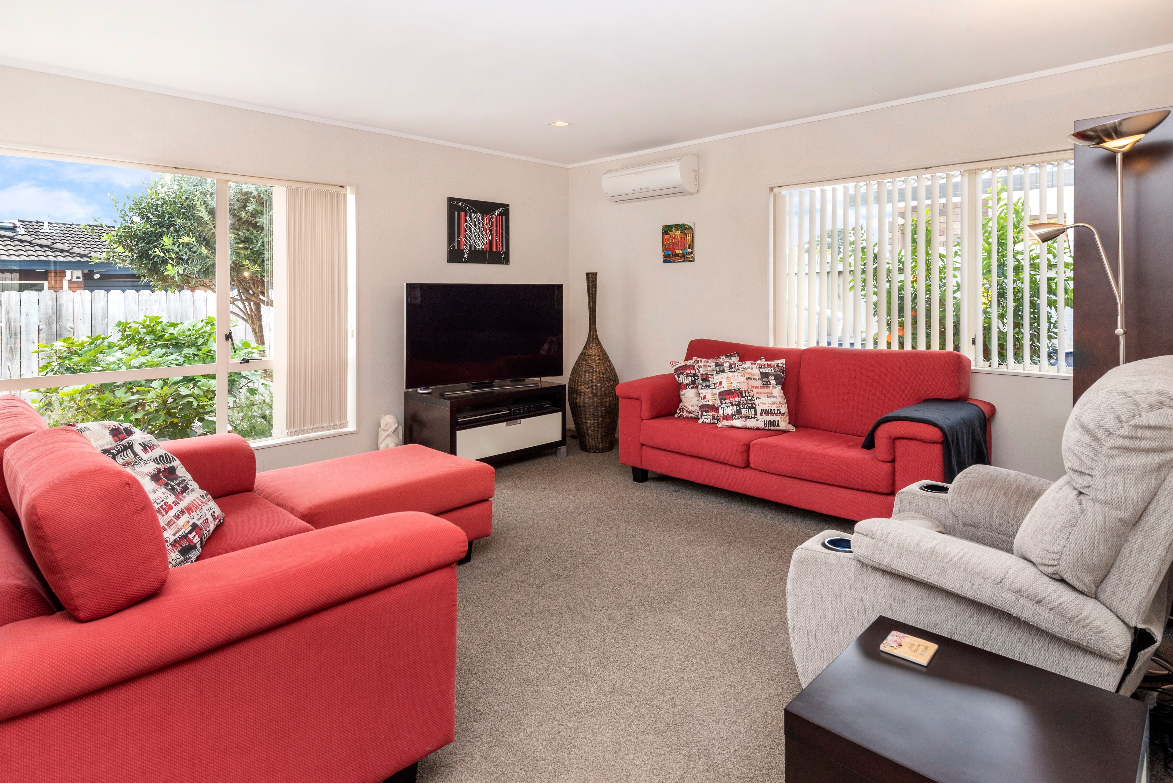 2/44 West Fairway, Golflands, Manukau City