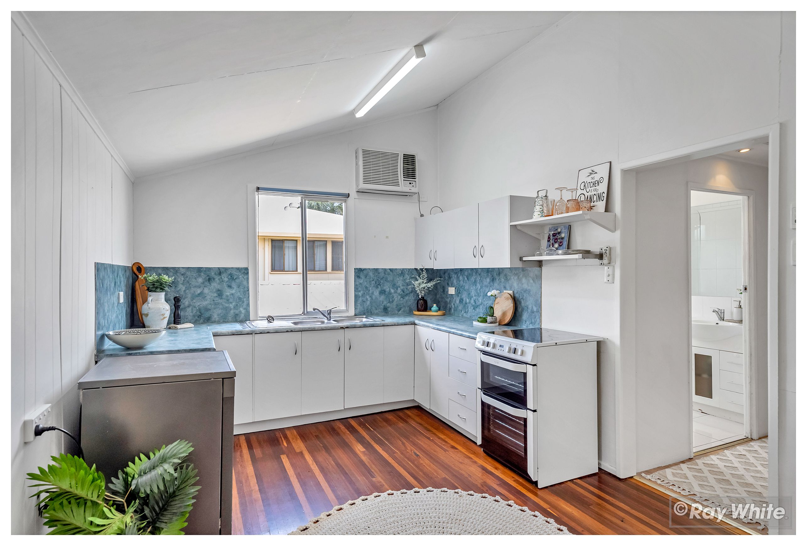 250 Hutton Street, Berserker, QLD 4701