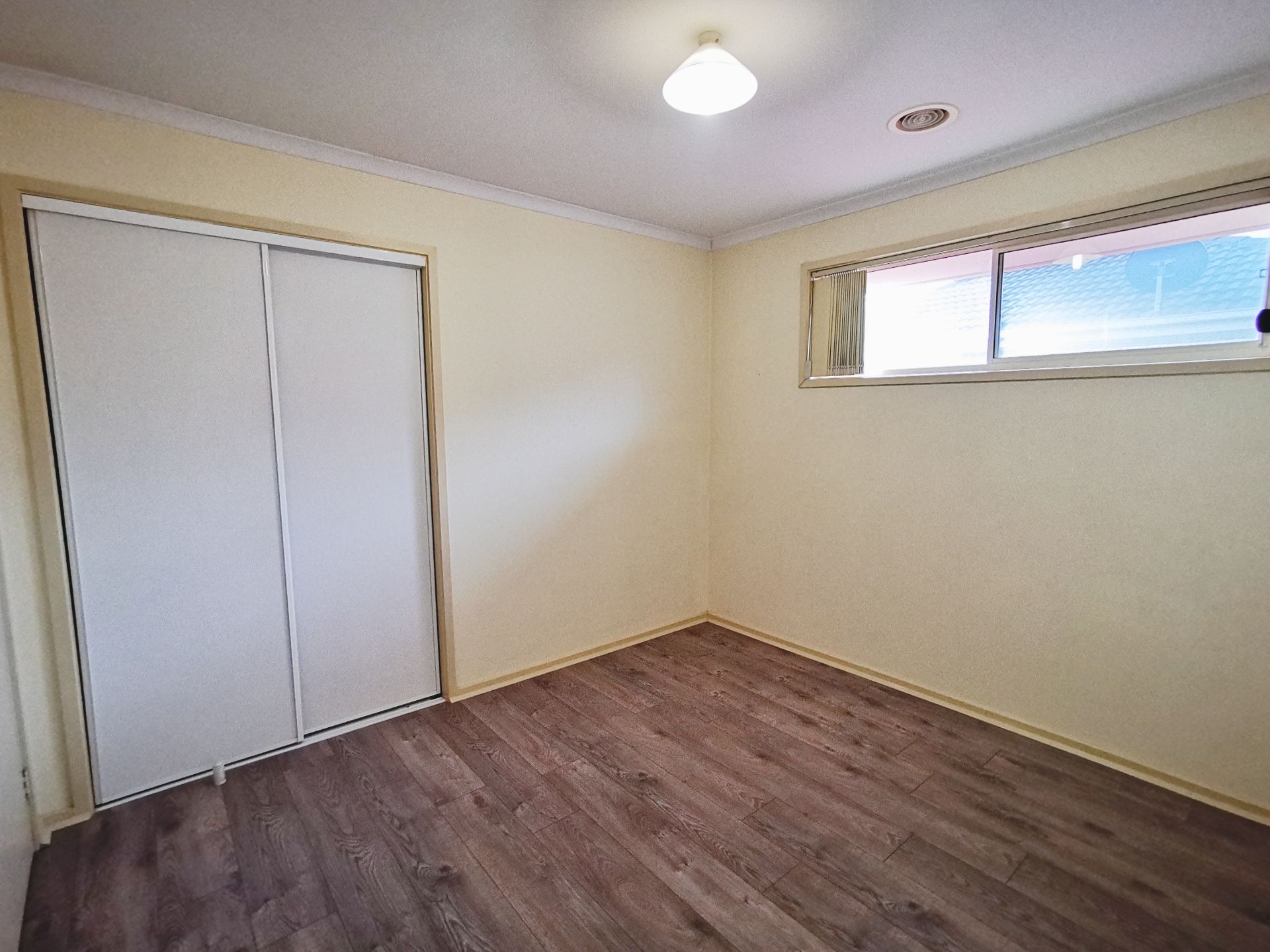 2 Gateway Close — photo 6 of 10