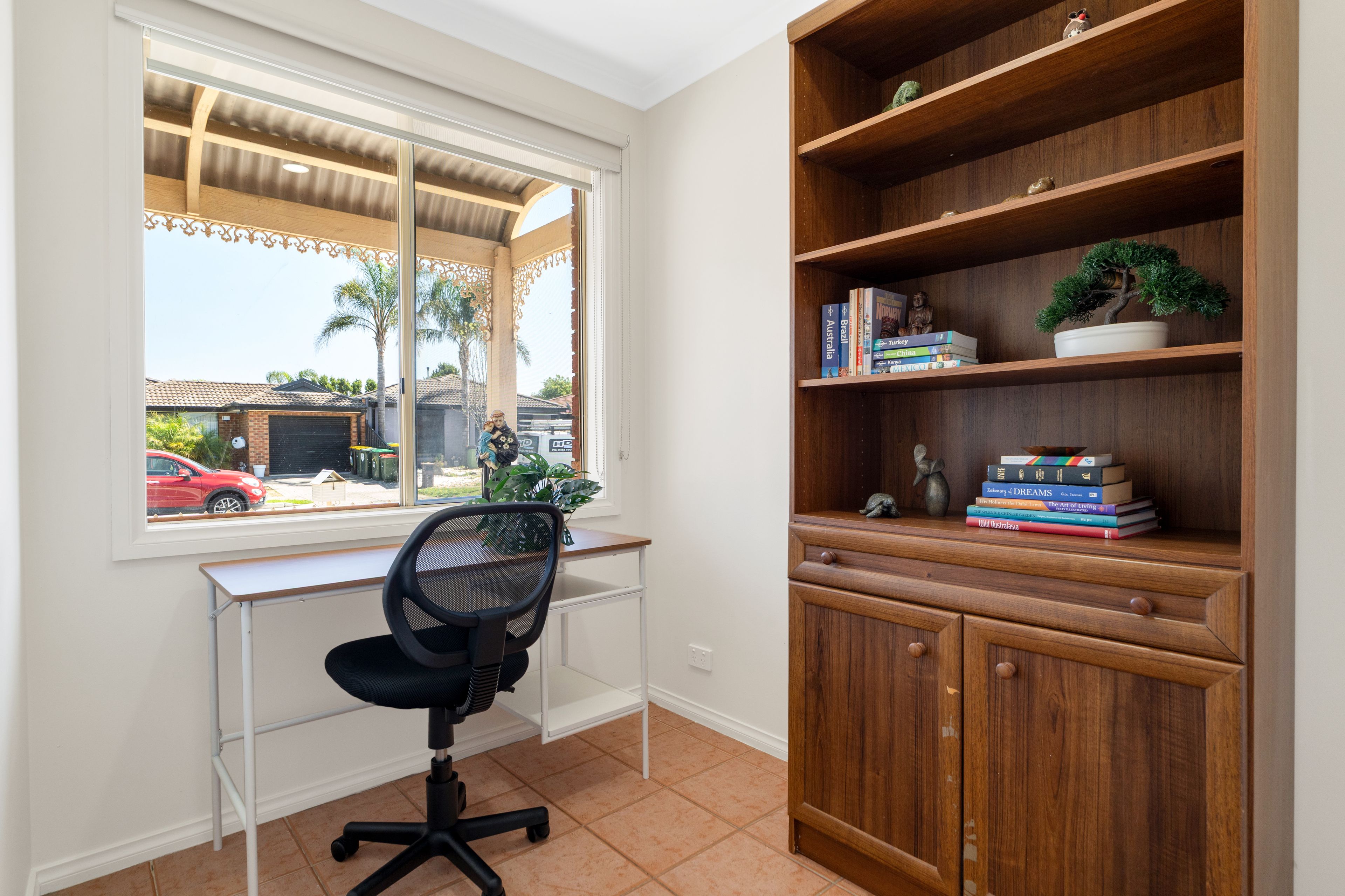 6 Jamieson Close — photo 4 of 12