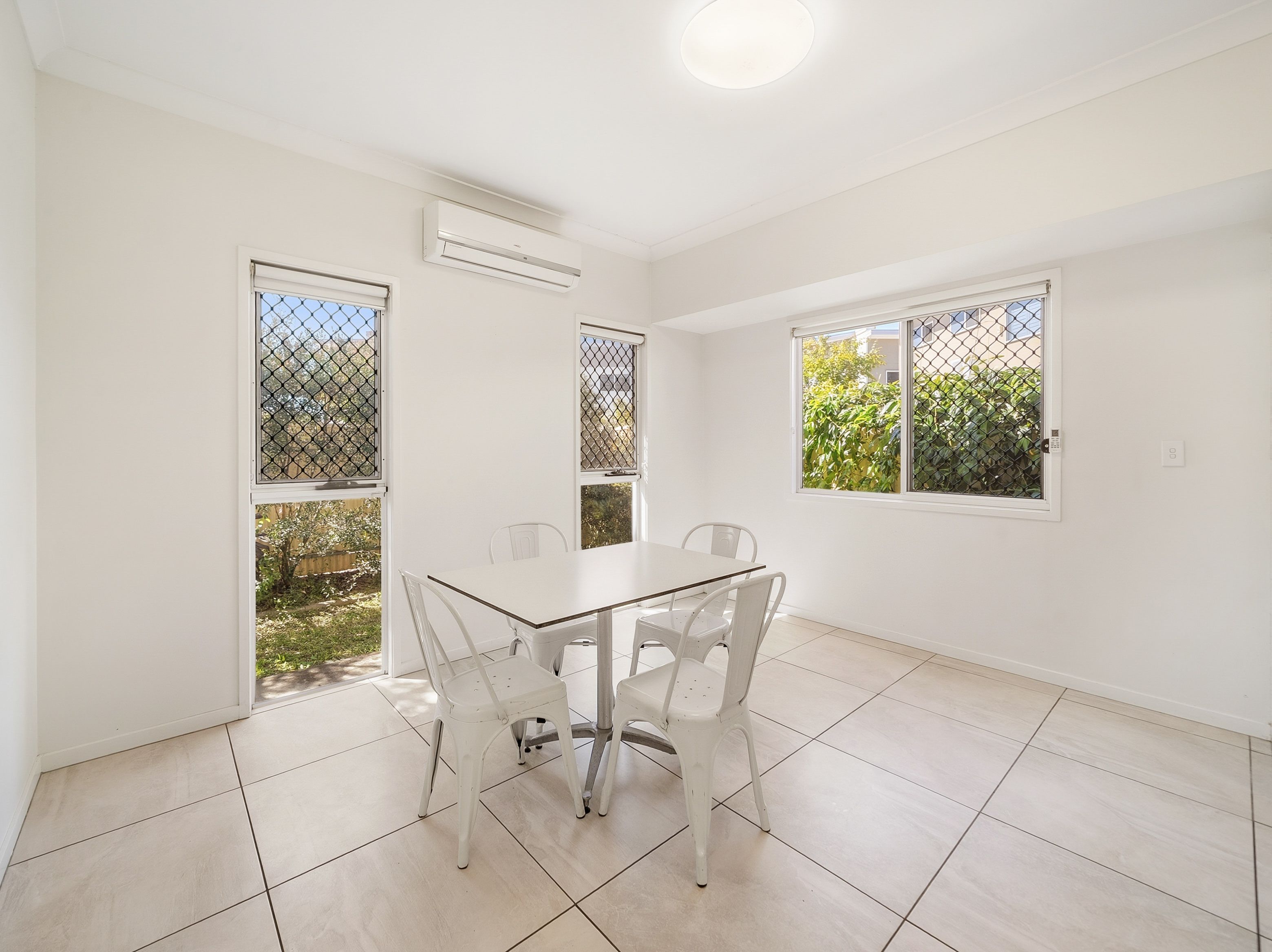 24/128 Kinsellas Road West — photo 4 of 16