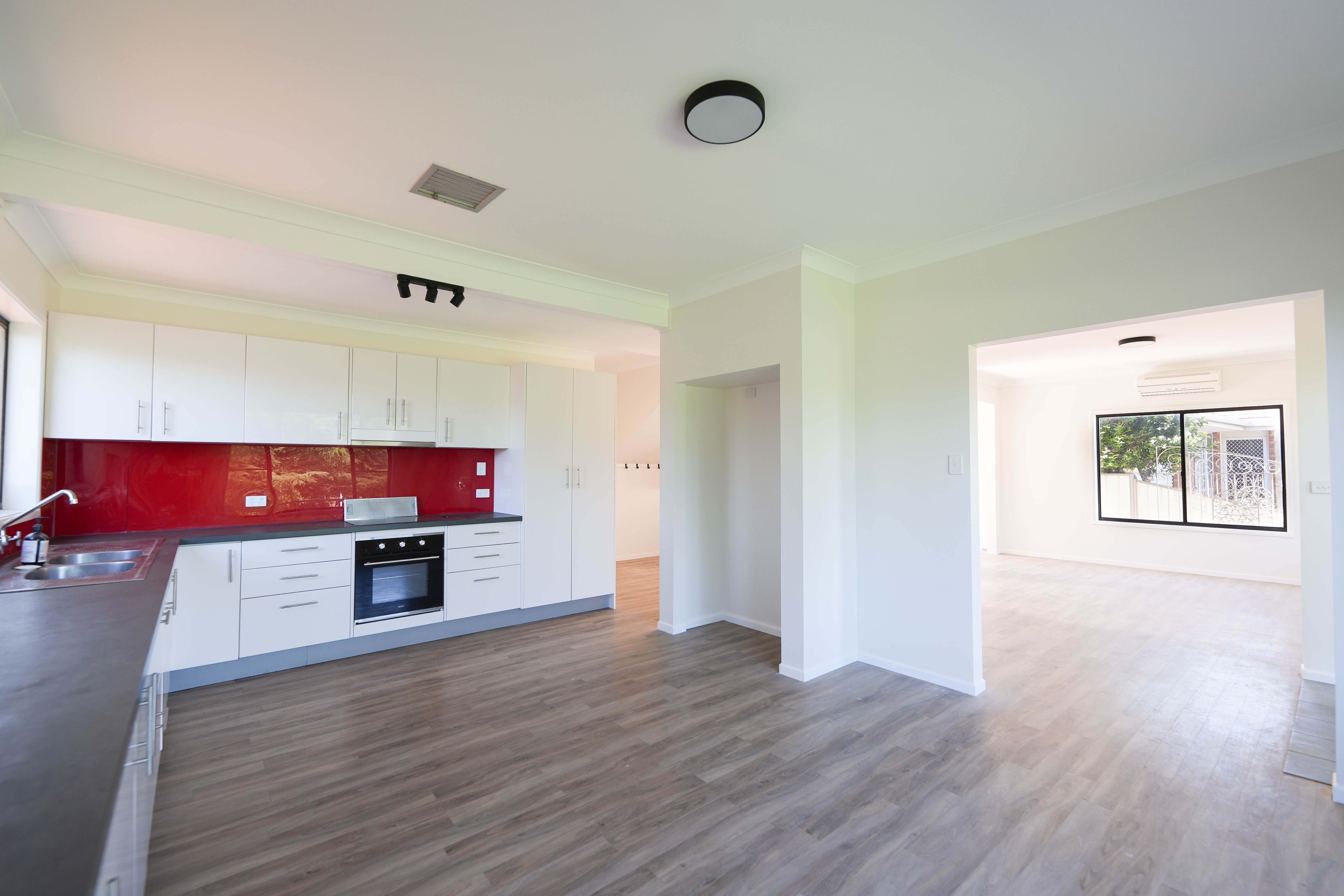 10 Bowditch Crescent — photo 4 of 17