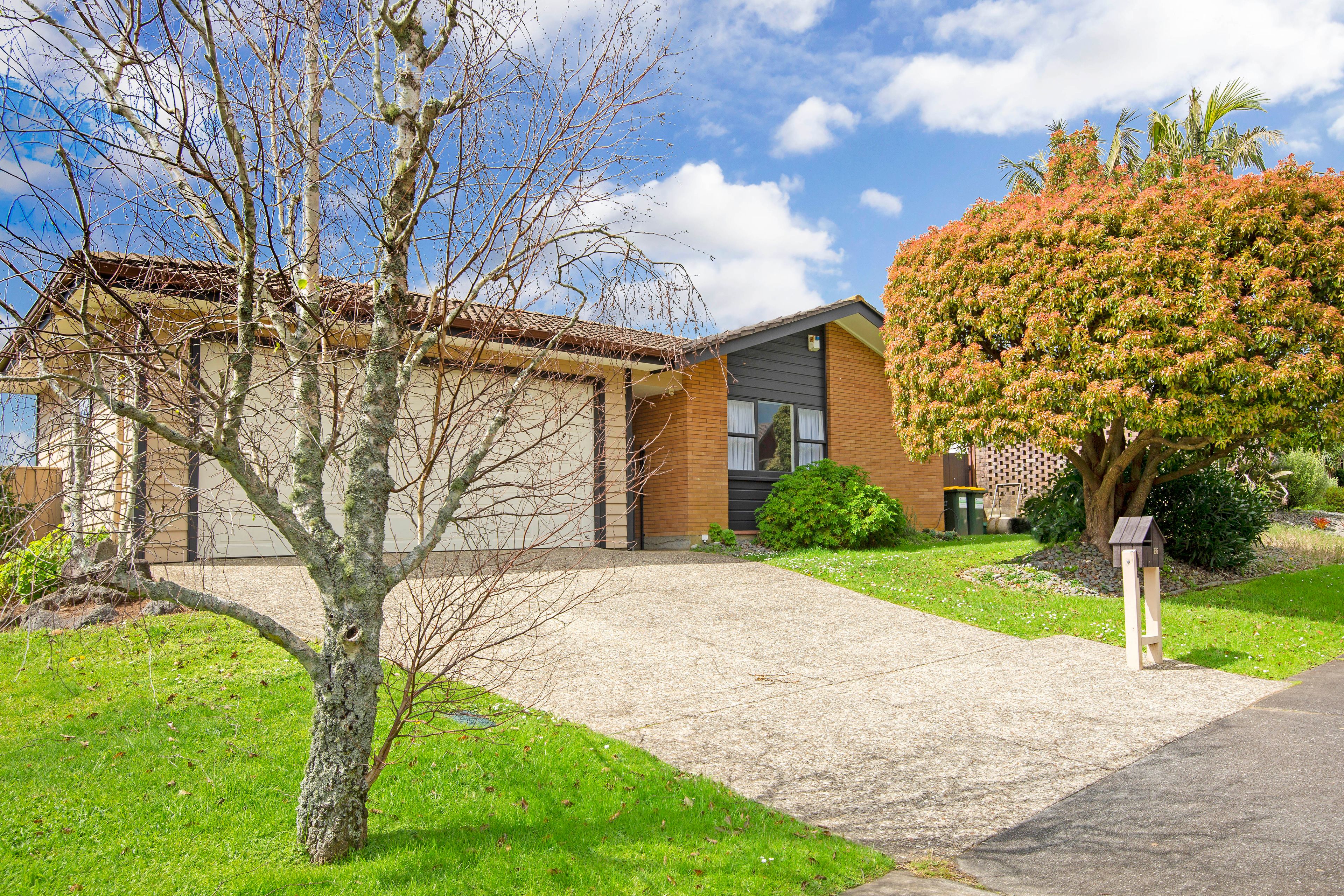 136 Bramley Drive, Farm Cove, Manukau City