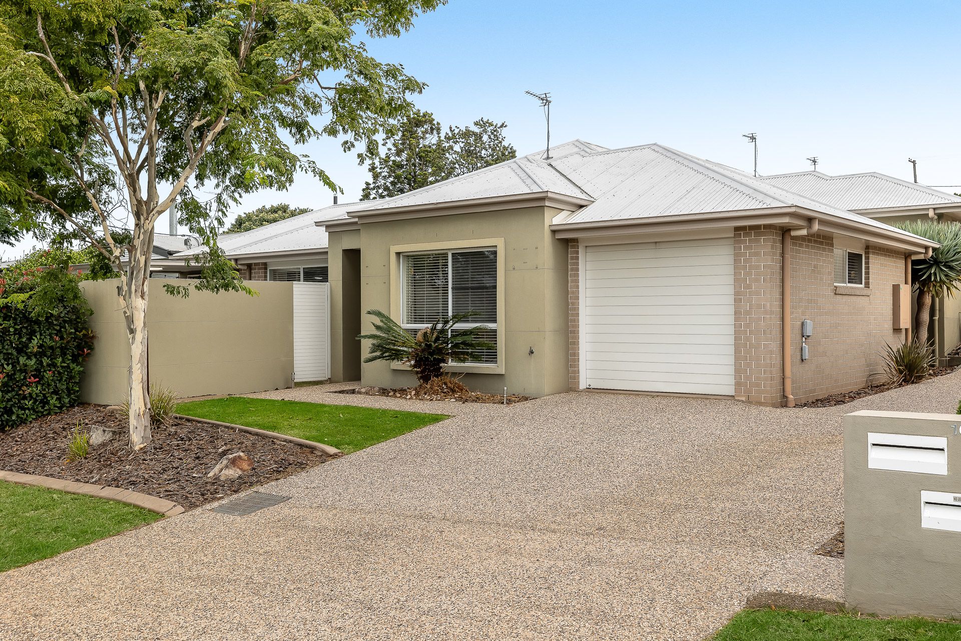 1/16 Rivett Street — photo 2 of 17