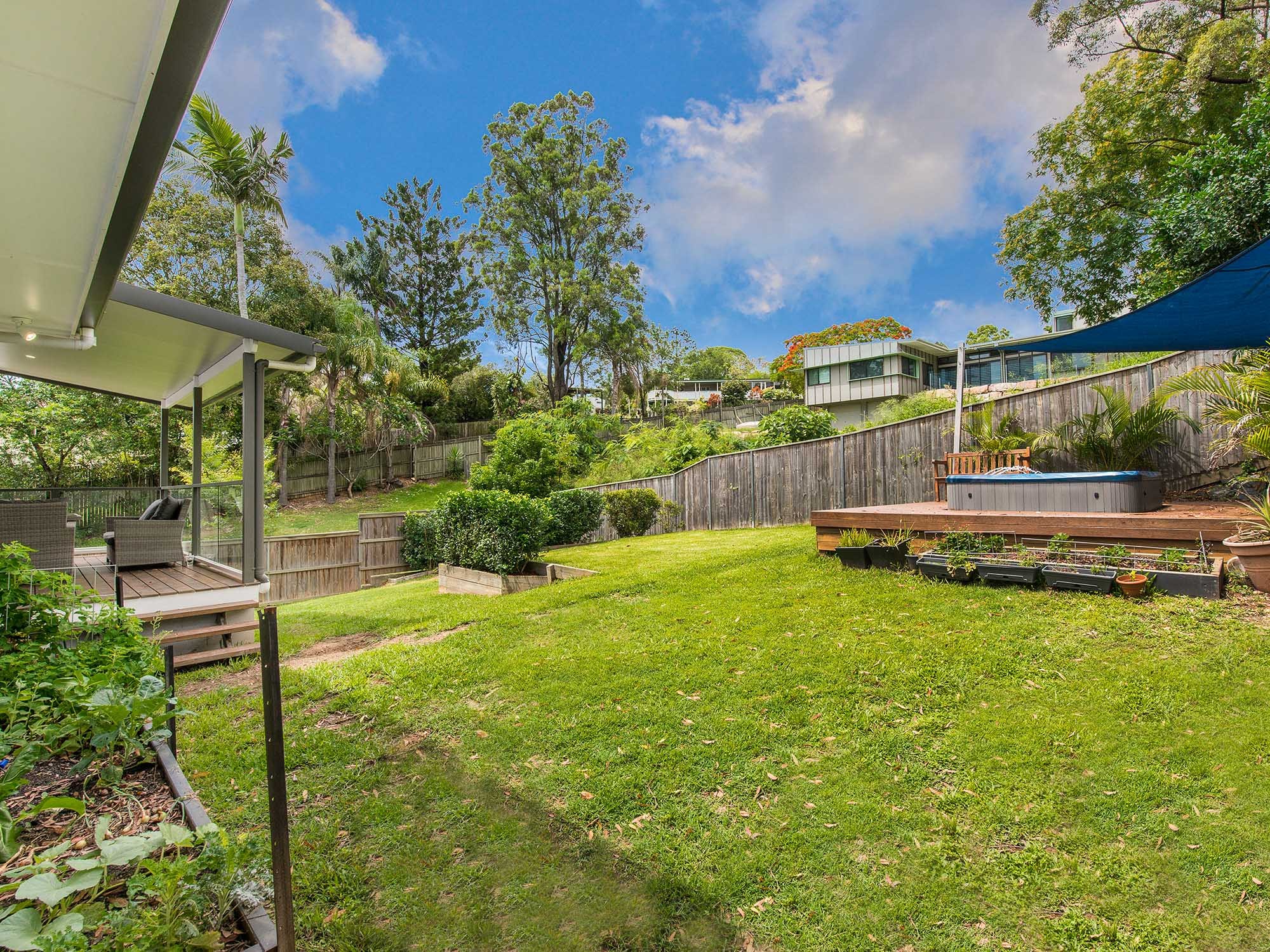 21 David Road, Holland Park, QLD 4121