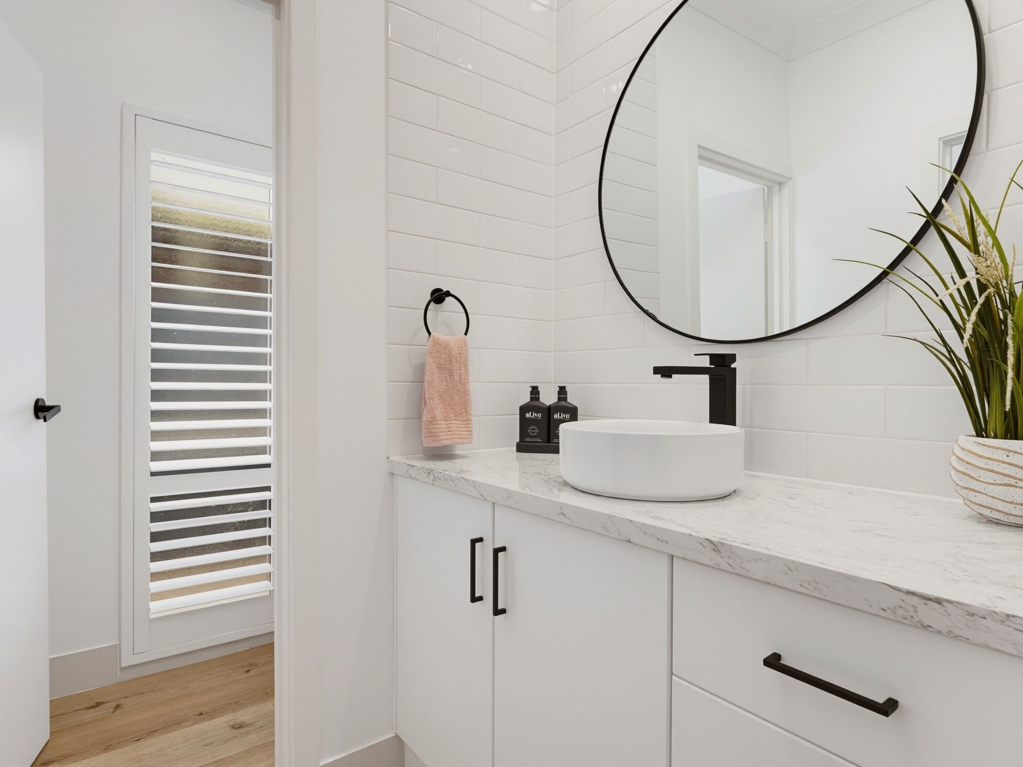 14 Clovelly Avenue — photo 15 of 30