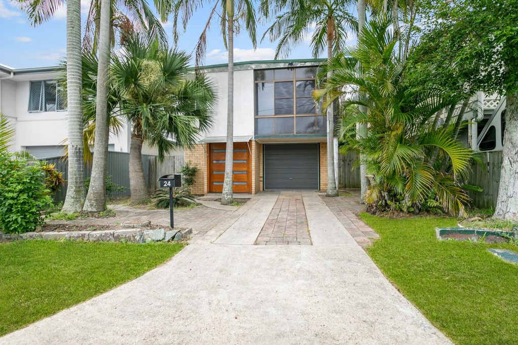 24 Caroline Street, Woody Point, QLD 4019