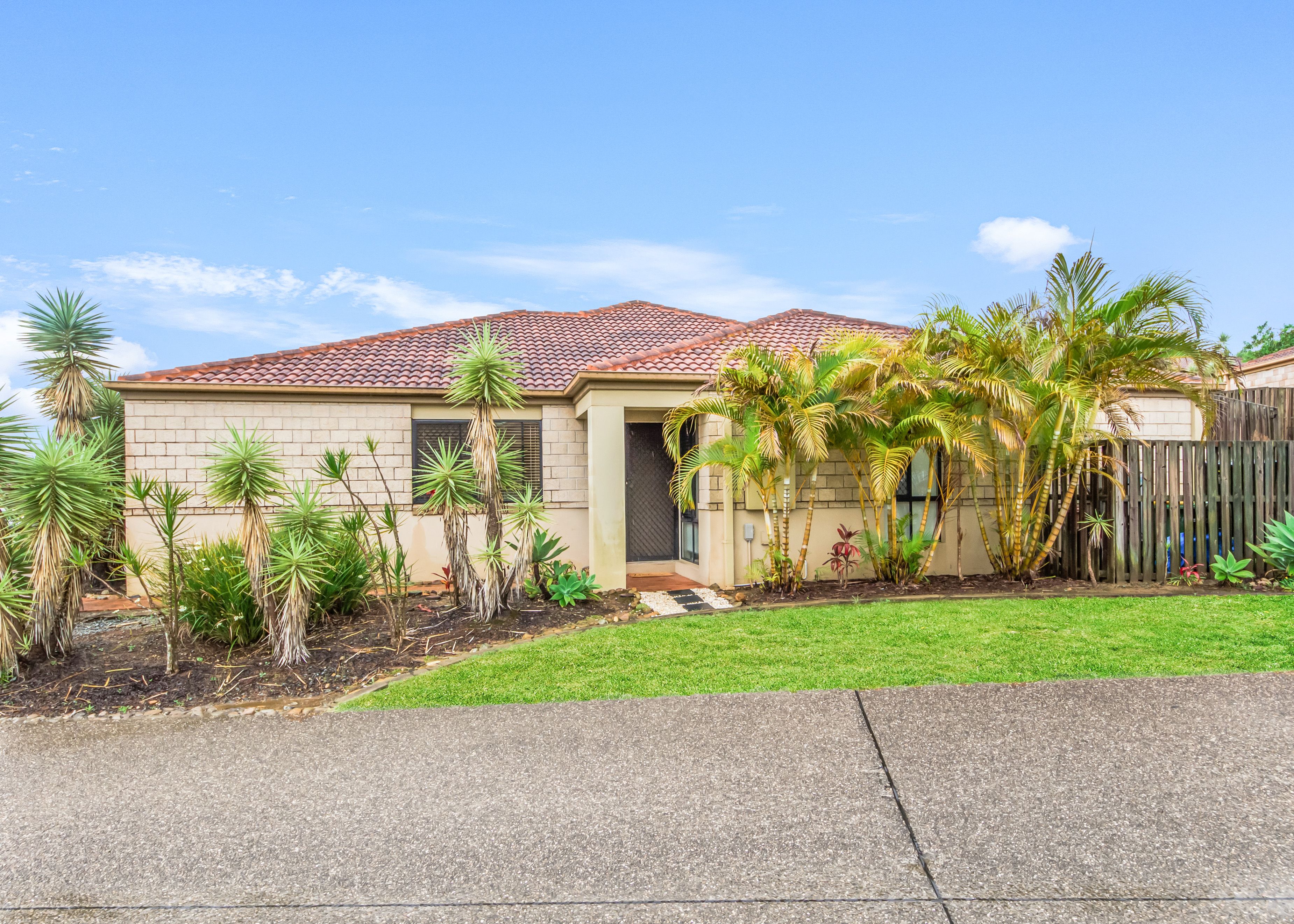74/24 Amsonia Court, Arundel, QLD 4214