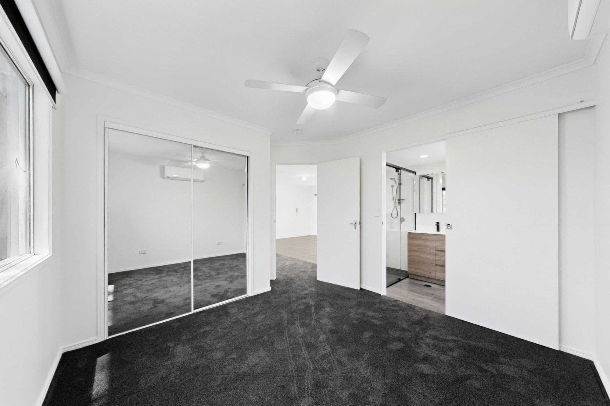 4/27 Norman Drive — photo 6 of 17