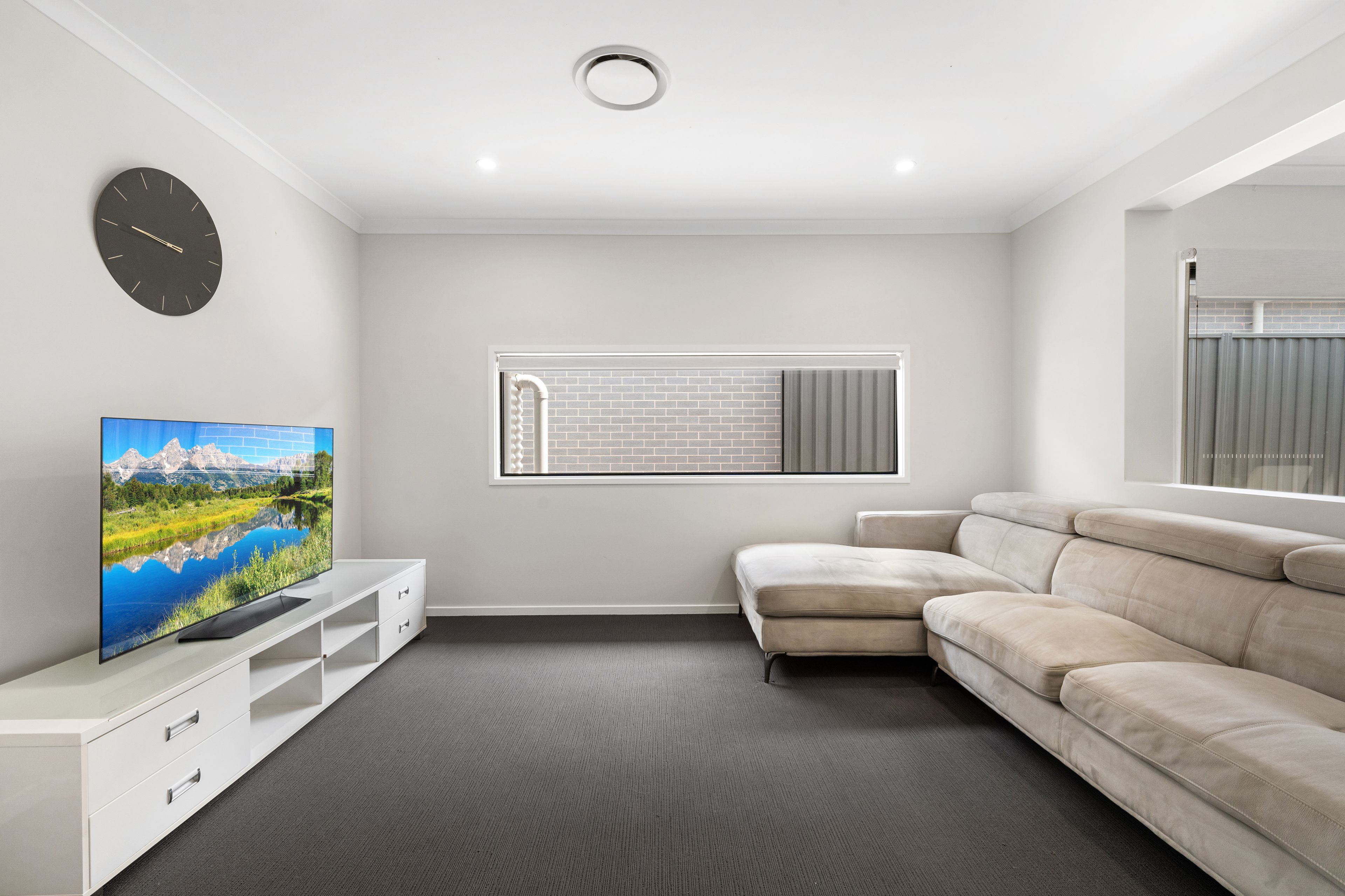 216 Willowdale Drive, Denham Court, NSW 2565