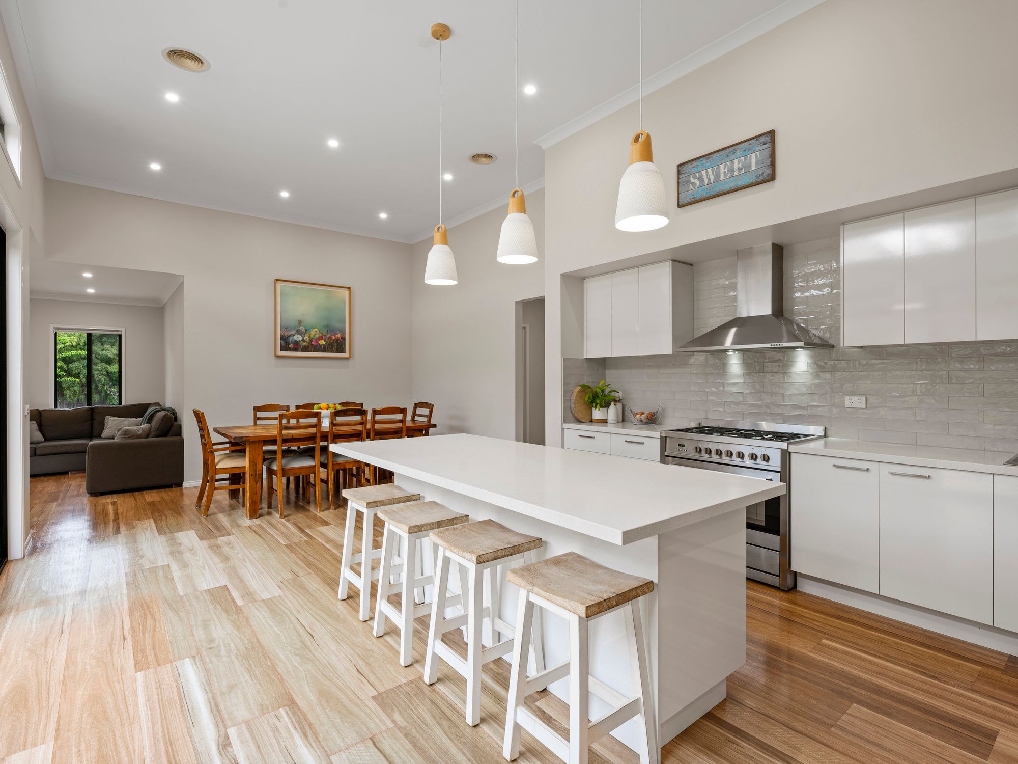 192 Malcolm Street — photo 4 of 17