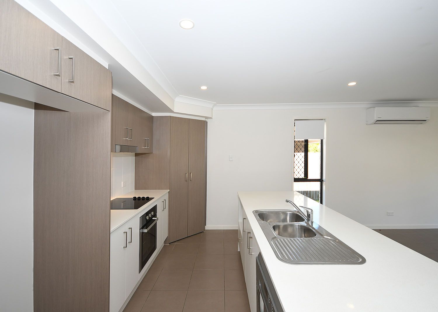 10 Lillee Court, Urangan, QLD 4655
