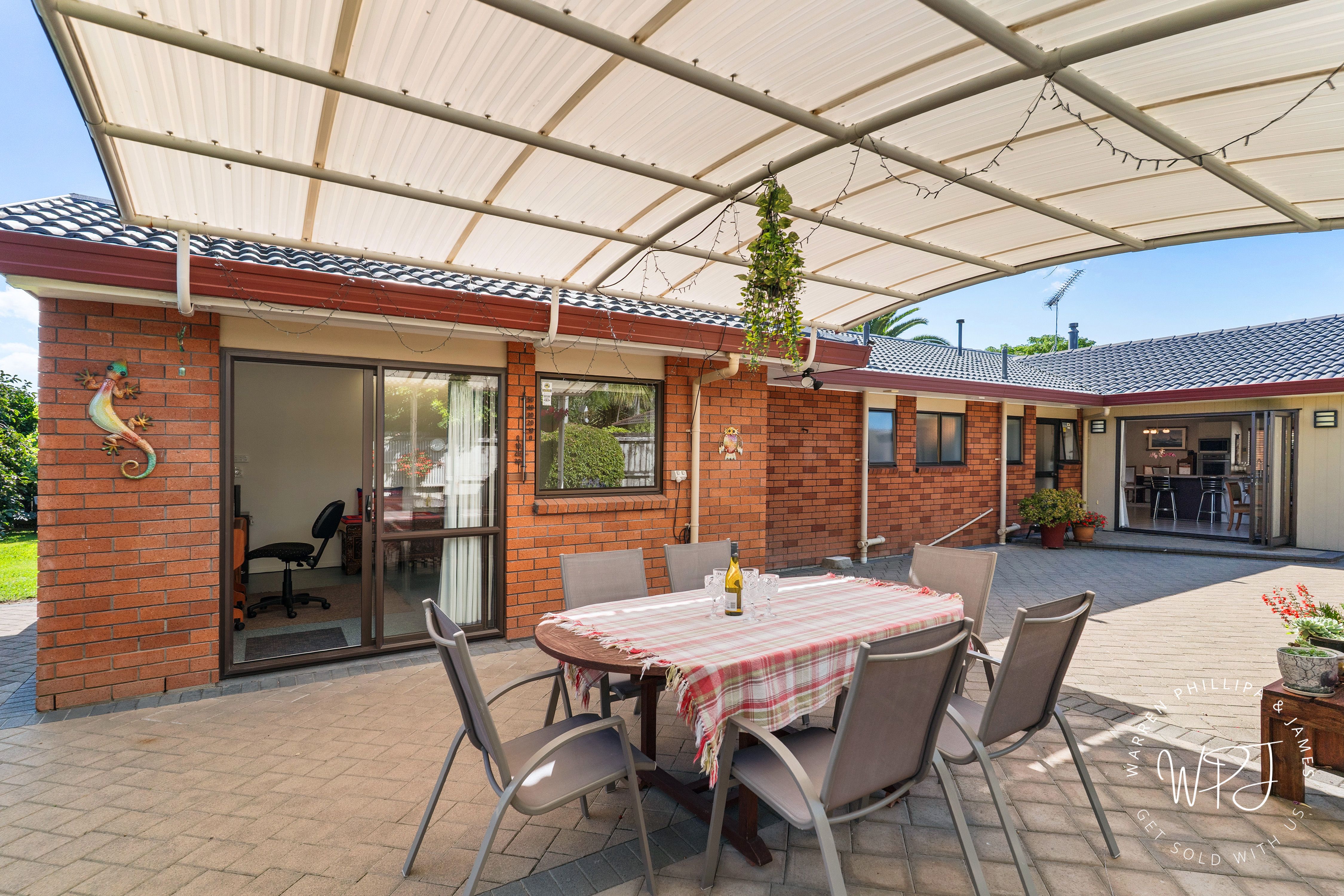 1 Gaylord Place, Conifer Grove, Manukau City