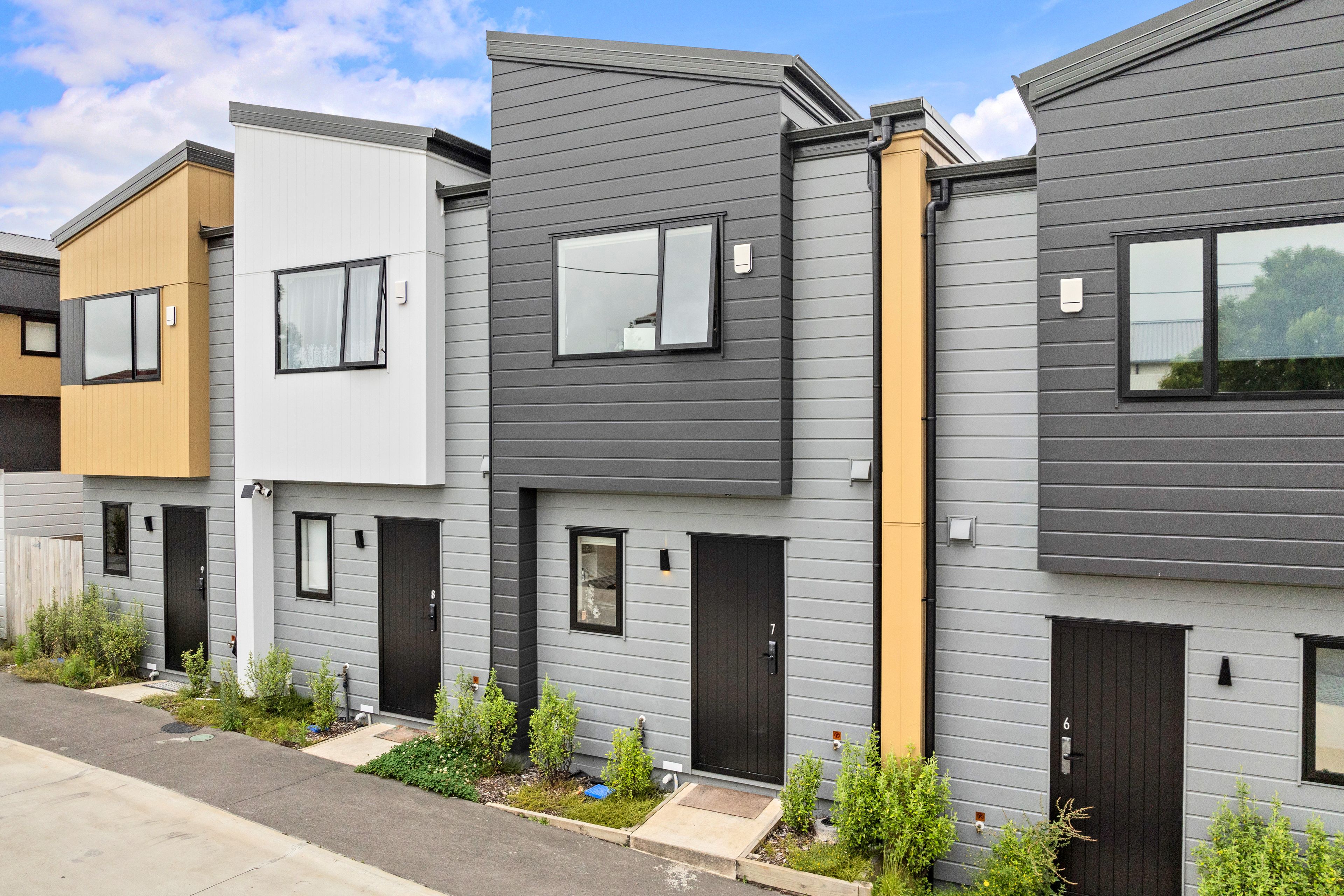 7/241 Don Buck Road, Massey, Waitakere City