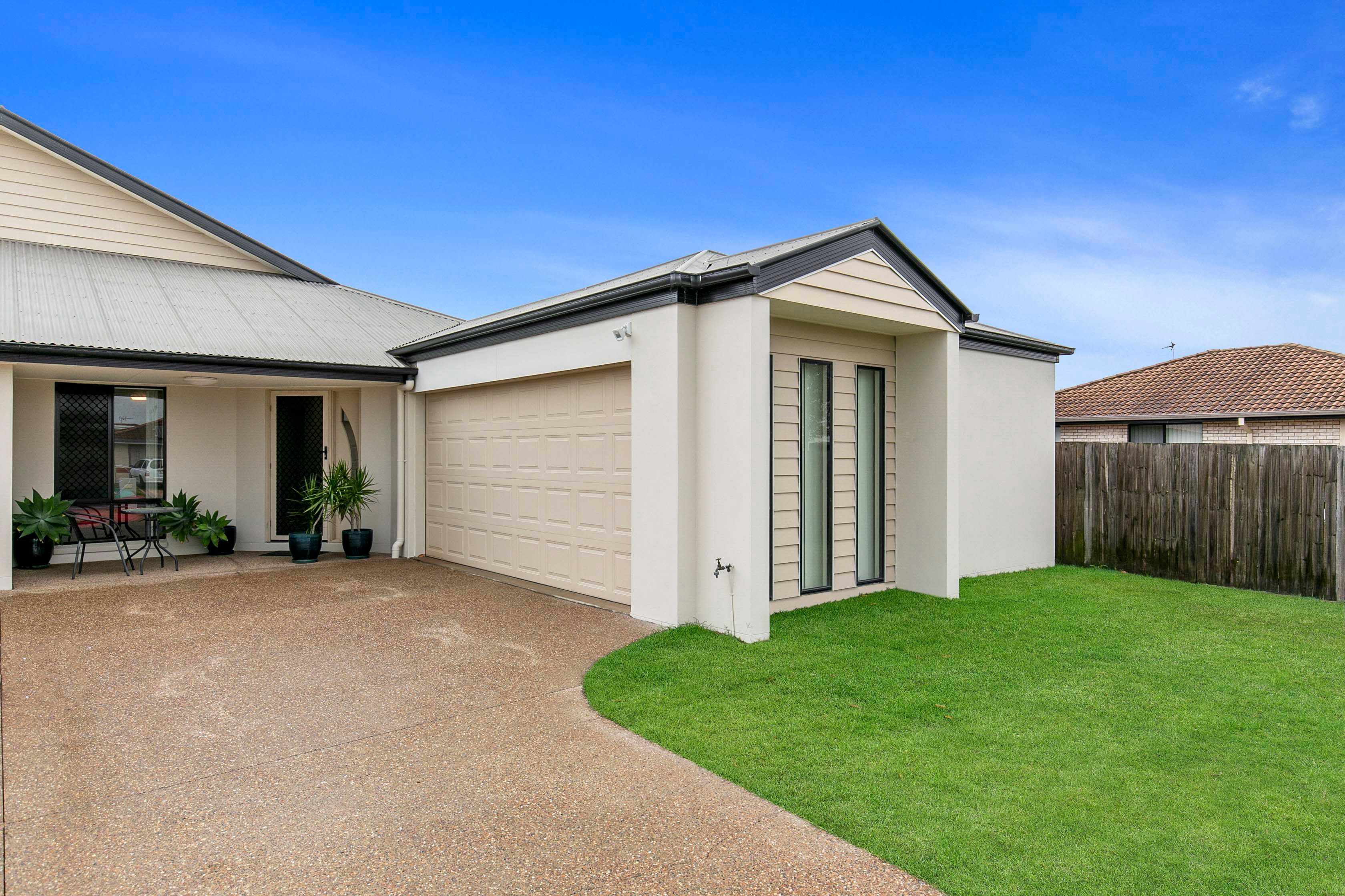 1/12 Endeavour Way, Eli Waters, QLD 4655