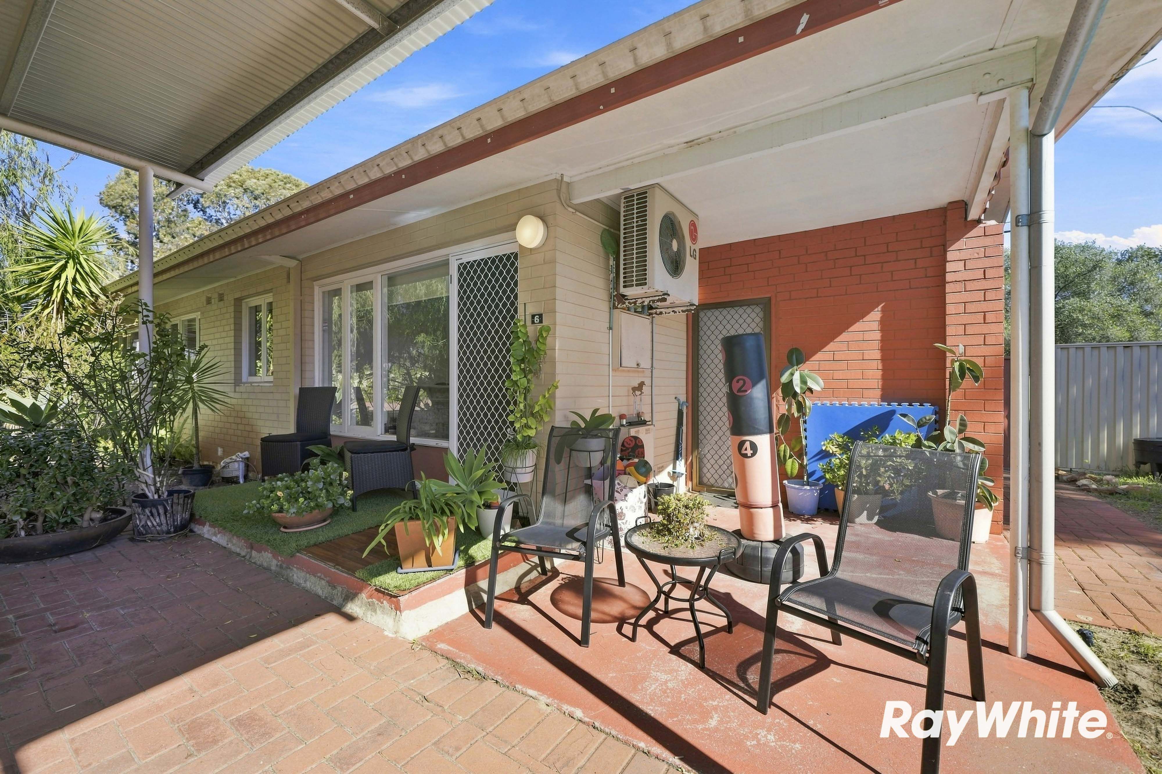 6/43 Golders Way — photo 5 of 25