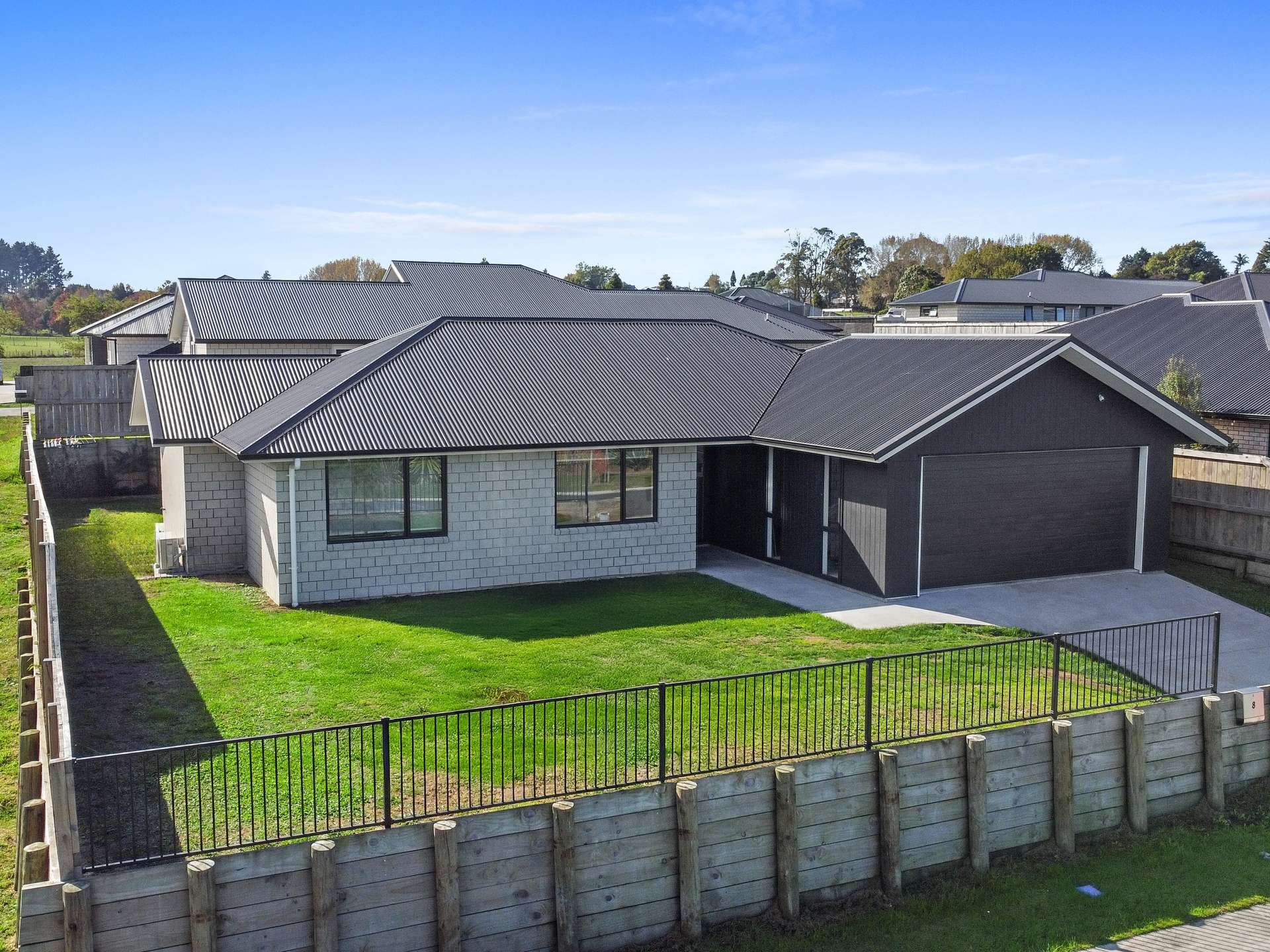 8 Jourdain Place photo 0