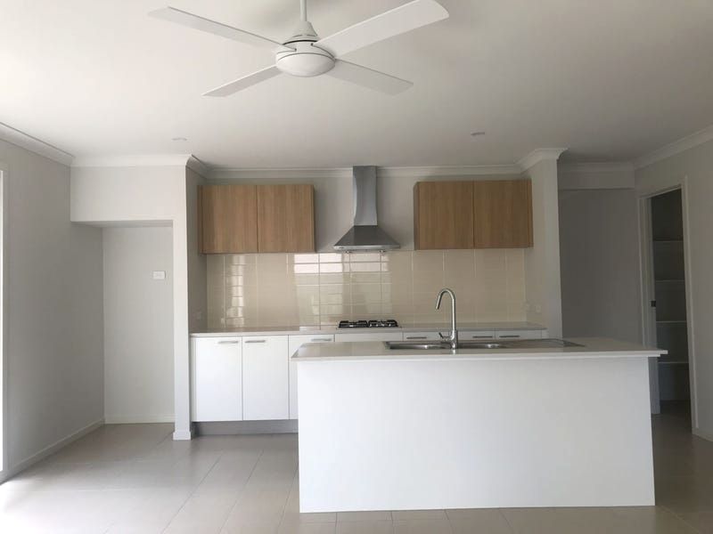 47 Dubai Circuit, SPRING MOUNTAIN, QLD 4300