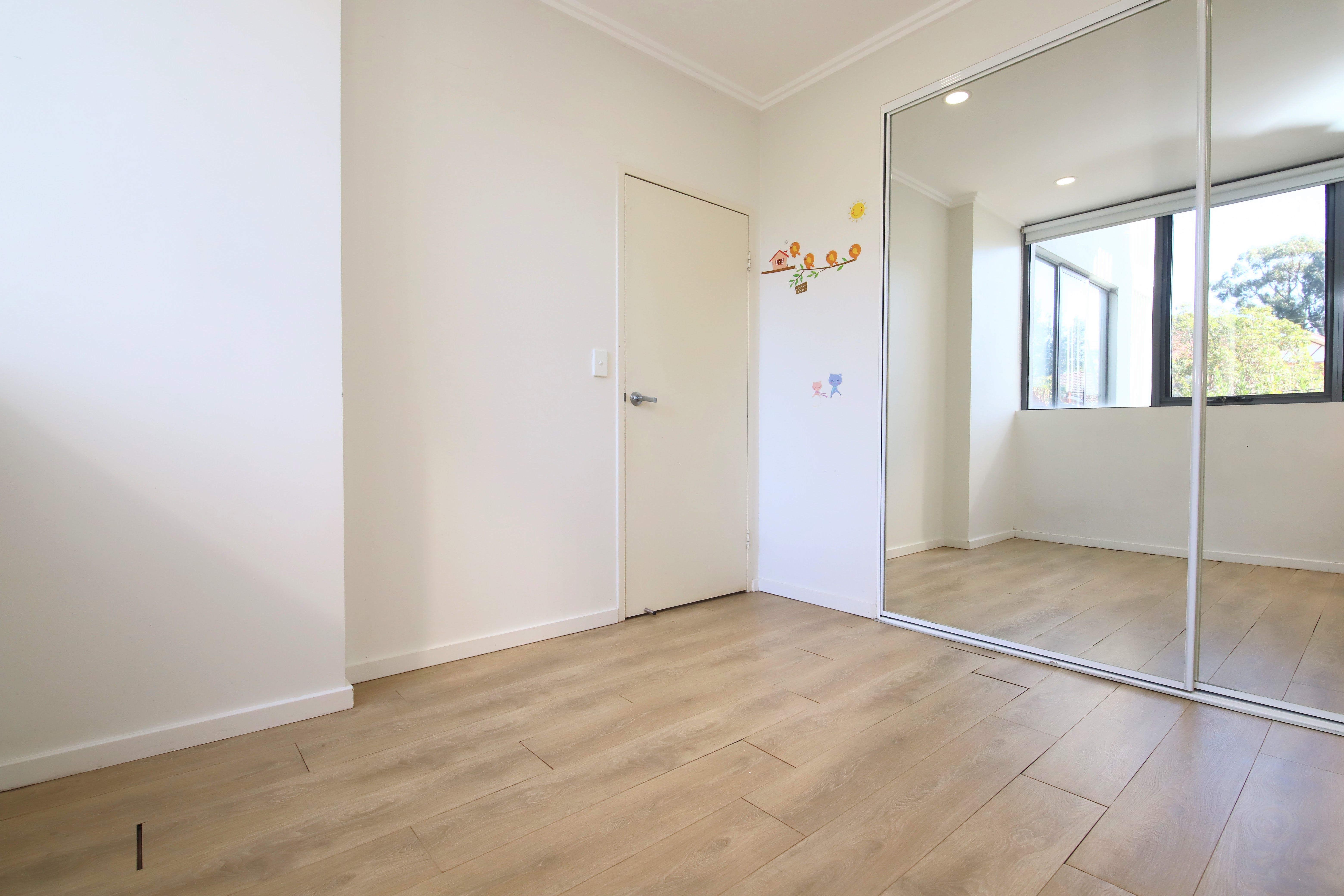 107/26 Cairds Avenue — photo 5 of 8