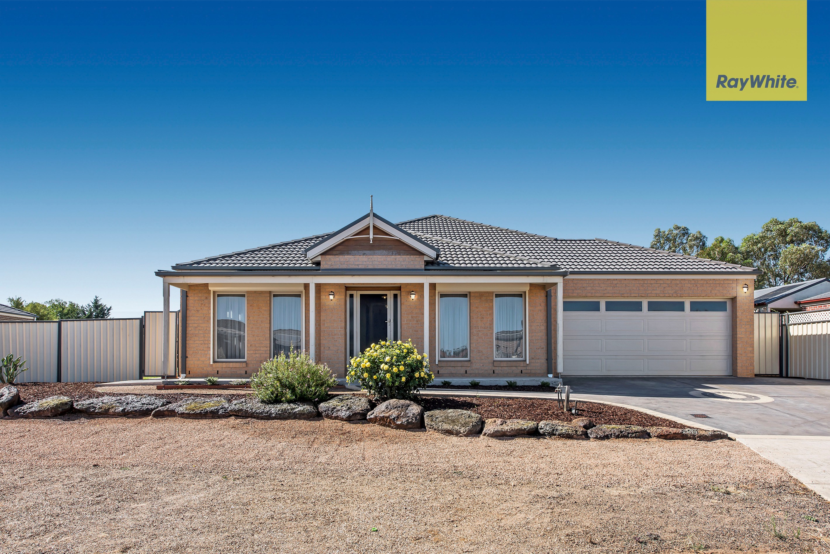 9 Linda Place, Kurunjang, VIC 3337