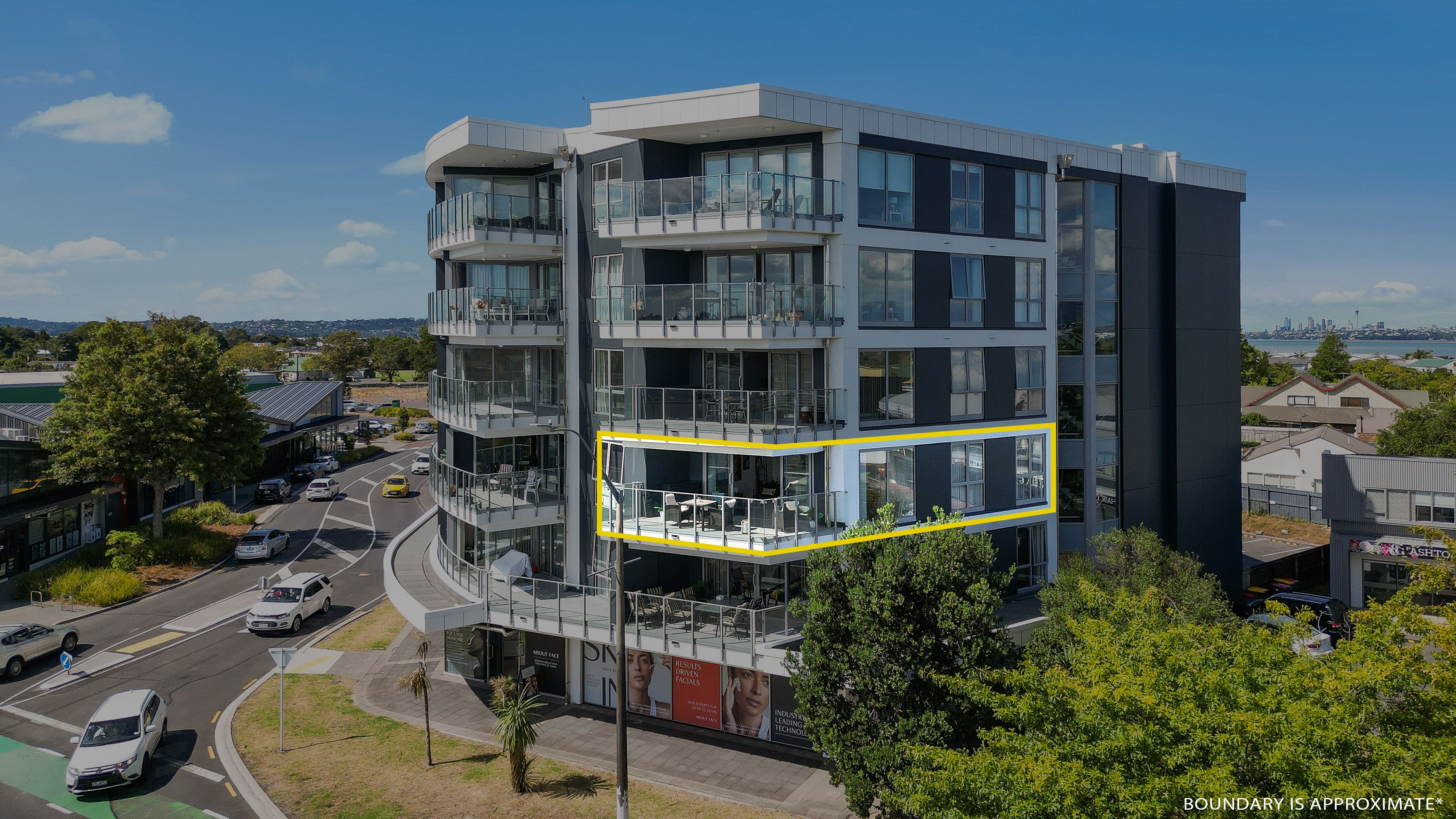 2A/84 Gunner Drive, Te Atatu Peninsula, Waitakere City