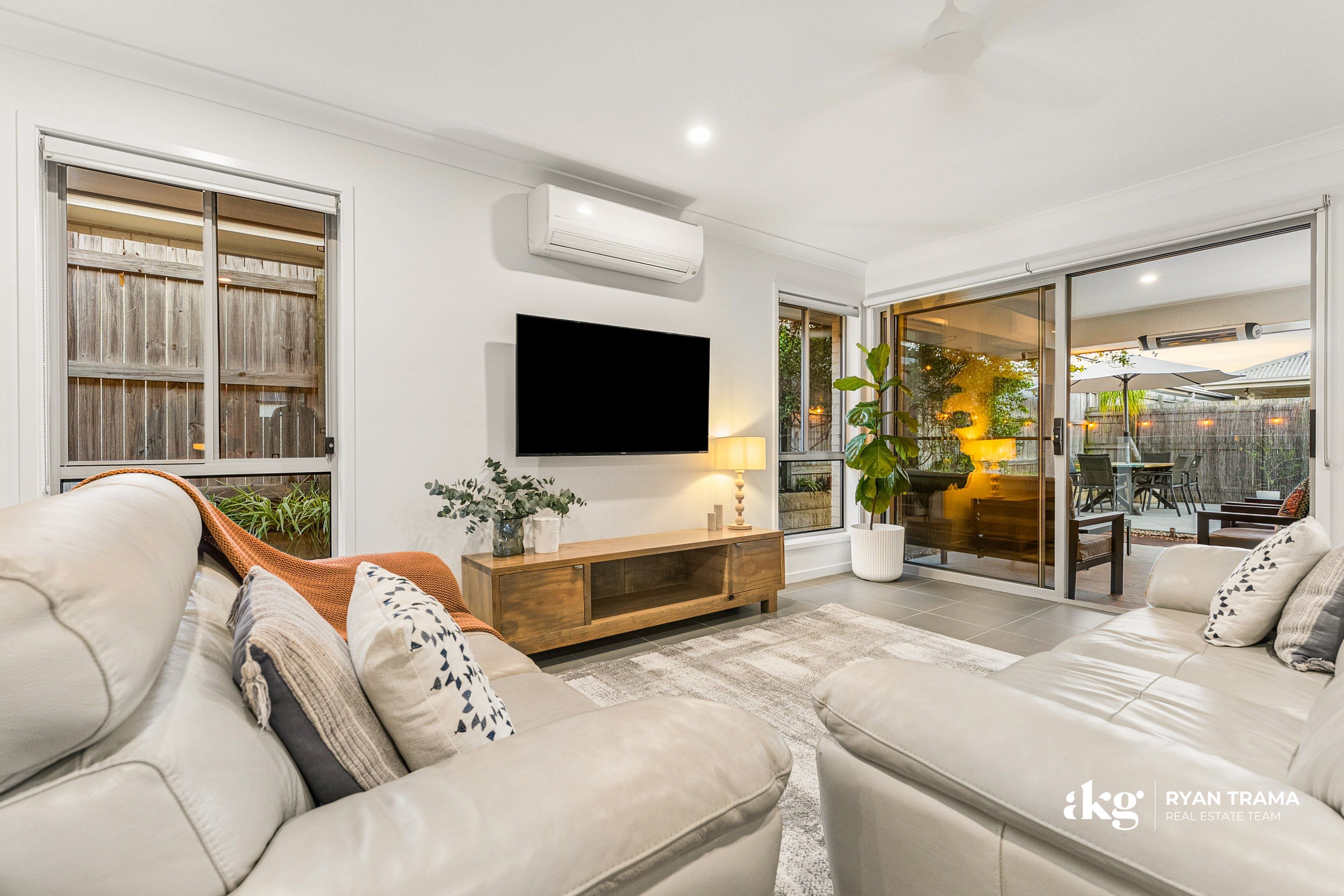 4 Hinkler Way — photo 10 of 30