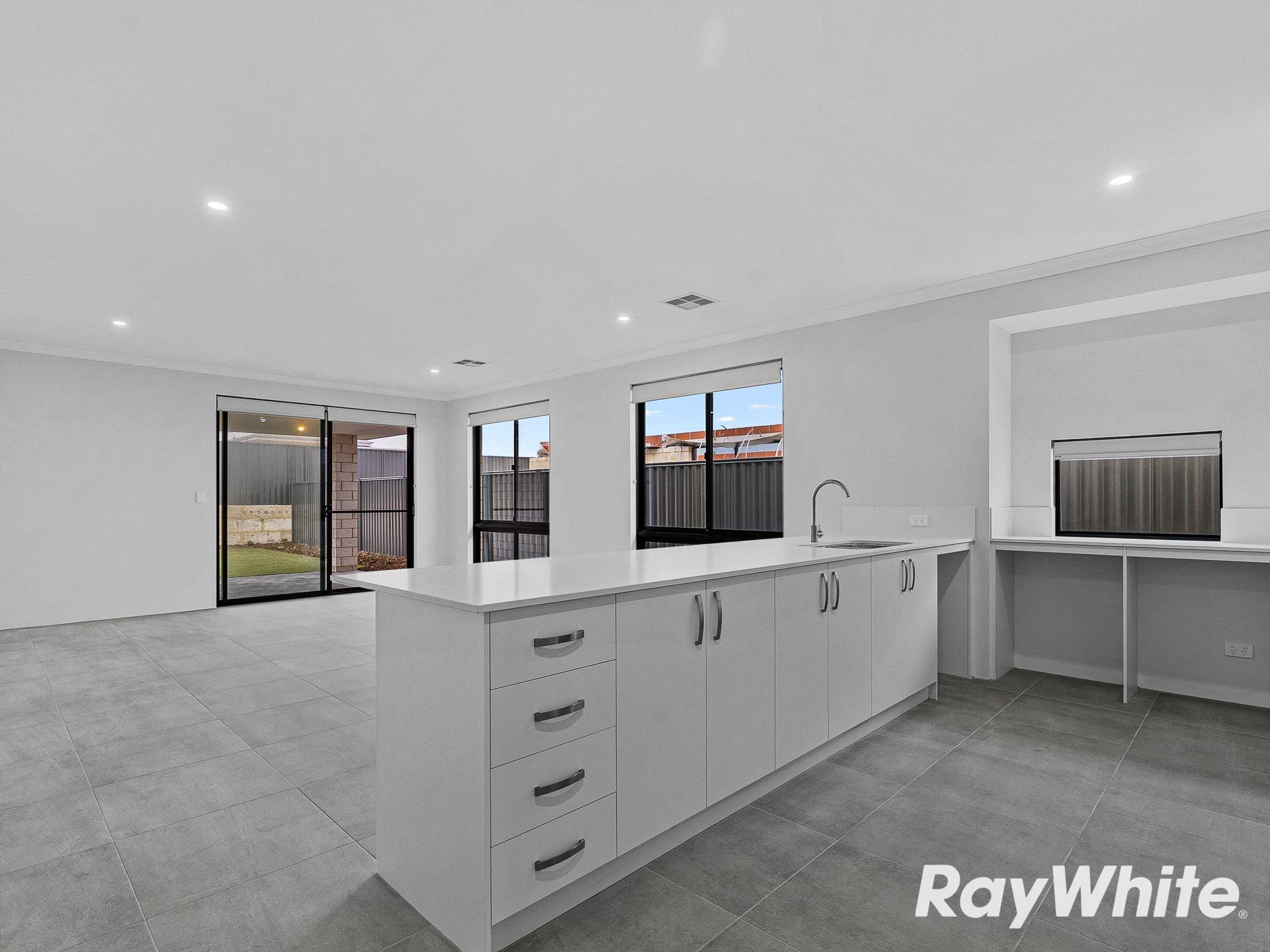 11 Kidrak Street, Madora Bay, WA 6210