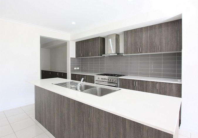 92 (lot 512) Holiday Avenue, Edmondson Park, NSW 2174