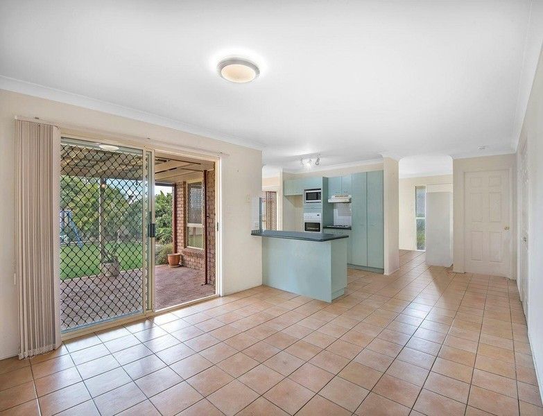 21 Highbury Drive, Crestmead, QLD 4132