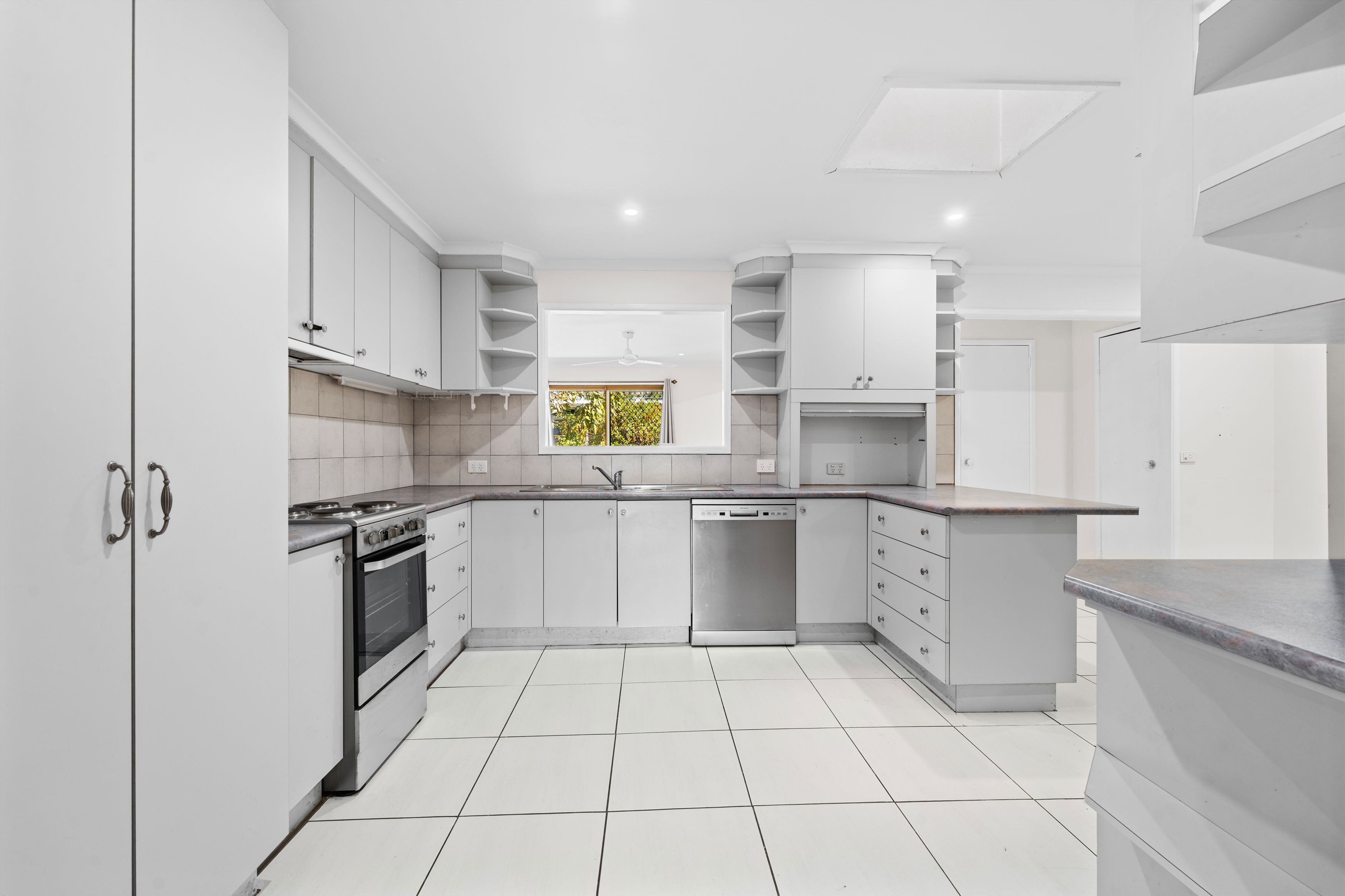 7 Mary Street East — photo 8 of 24